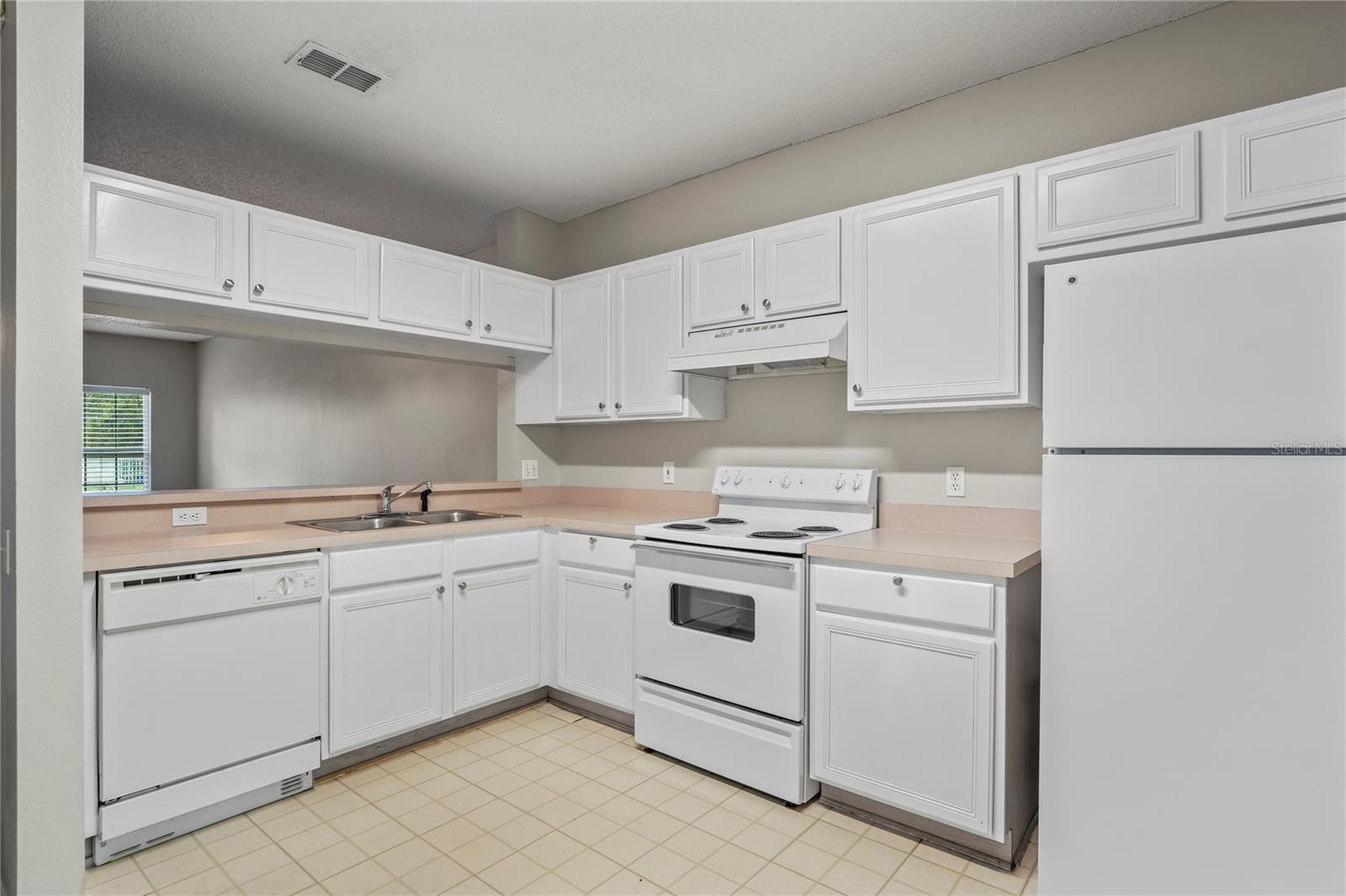 Image 7 of 29 For 5532 Carrollwood Key Drive
