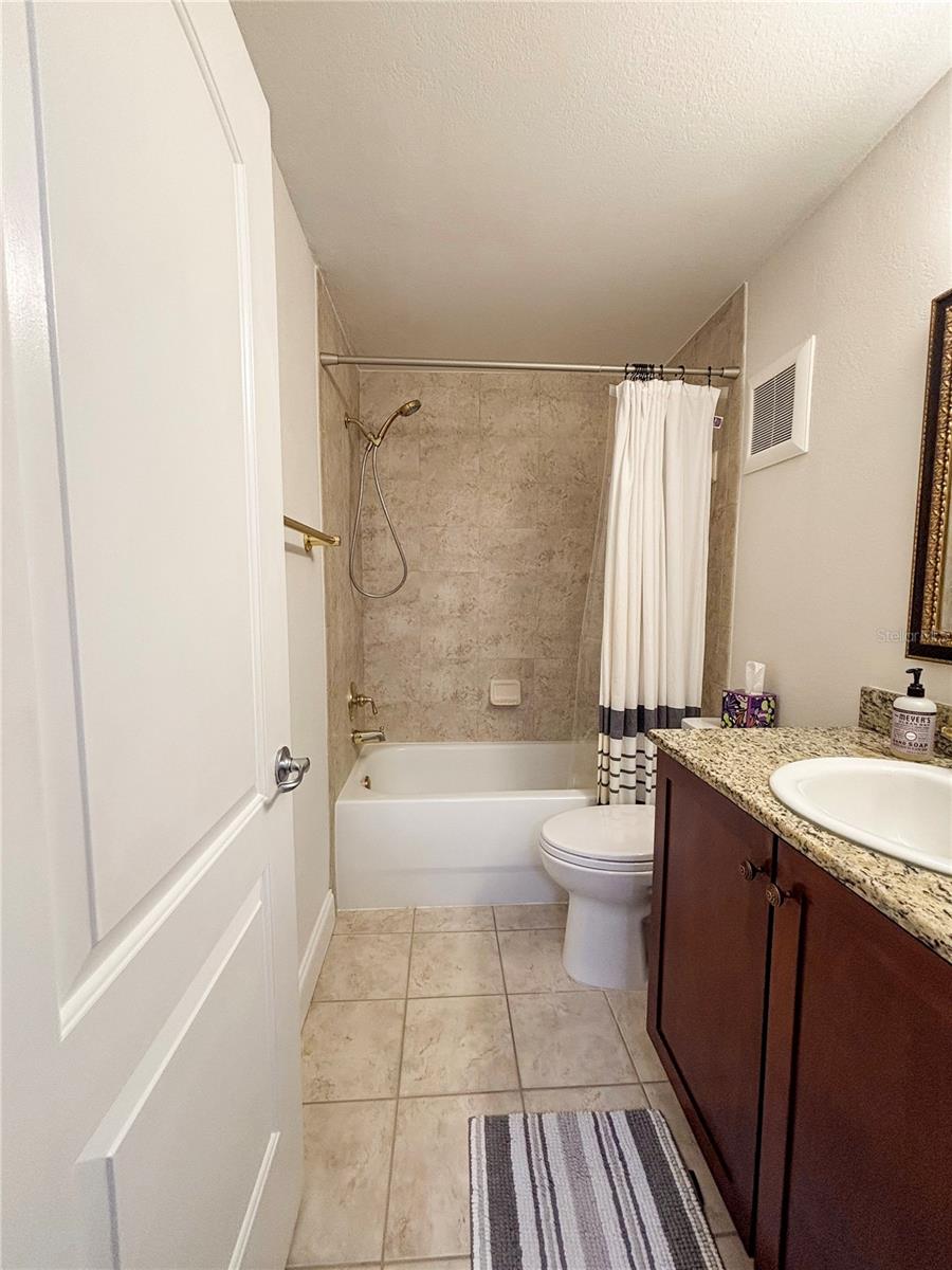 Image 36 of 51 For 210 5th Avenue S 209