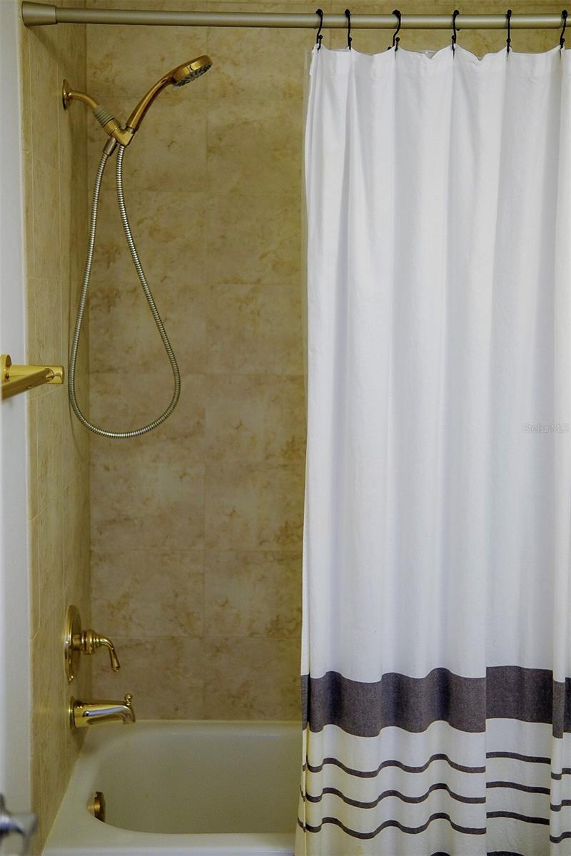 Image 41 of 51 For 210 5th Avenue S 209