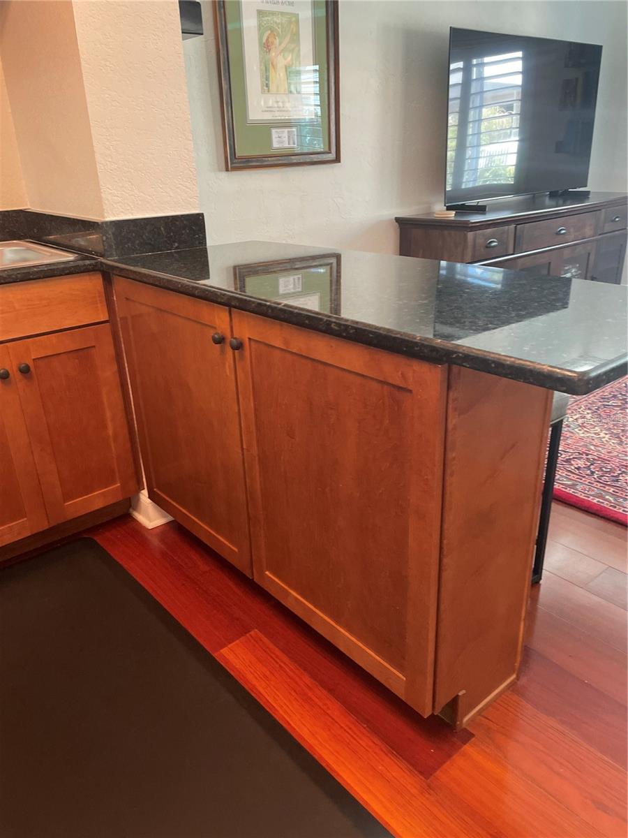 Image 9 of 26 For 210 5th Avenue S 209