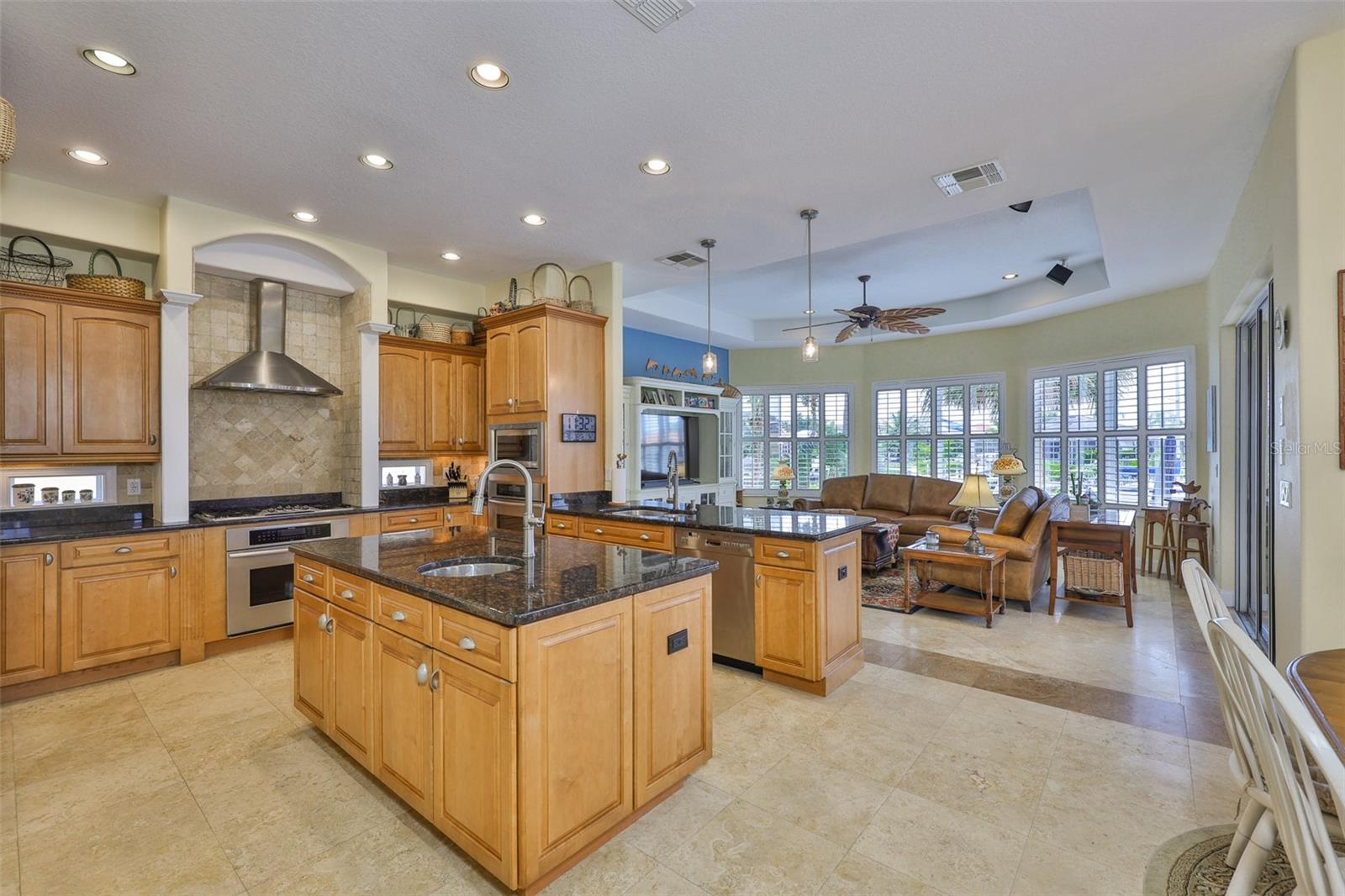 Image 17 of 77 For 920 Symphony Isles Boulevard