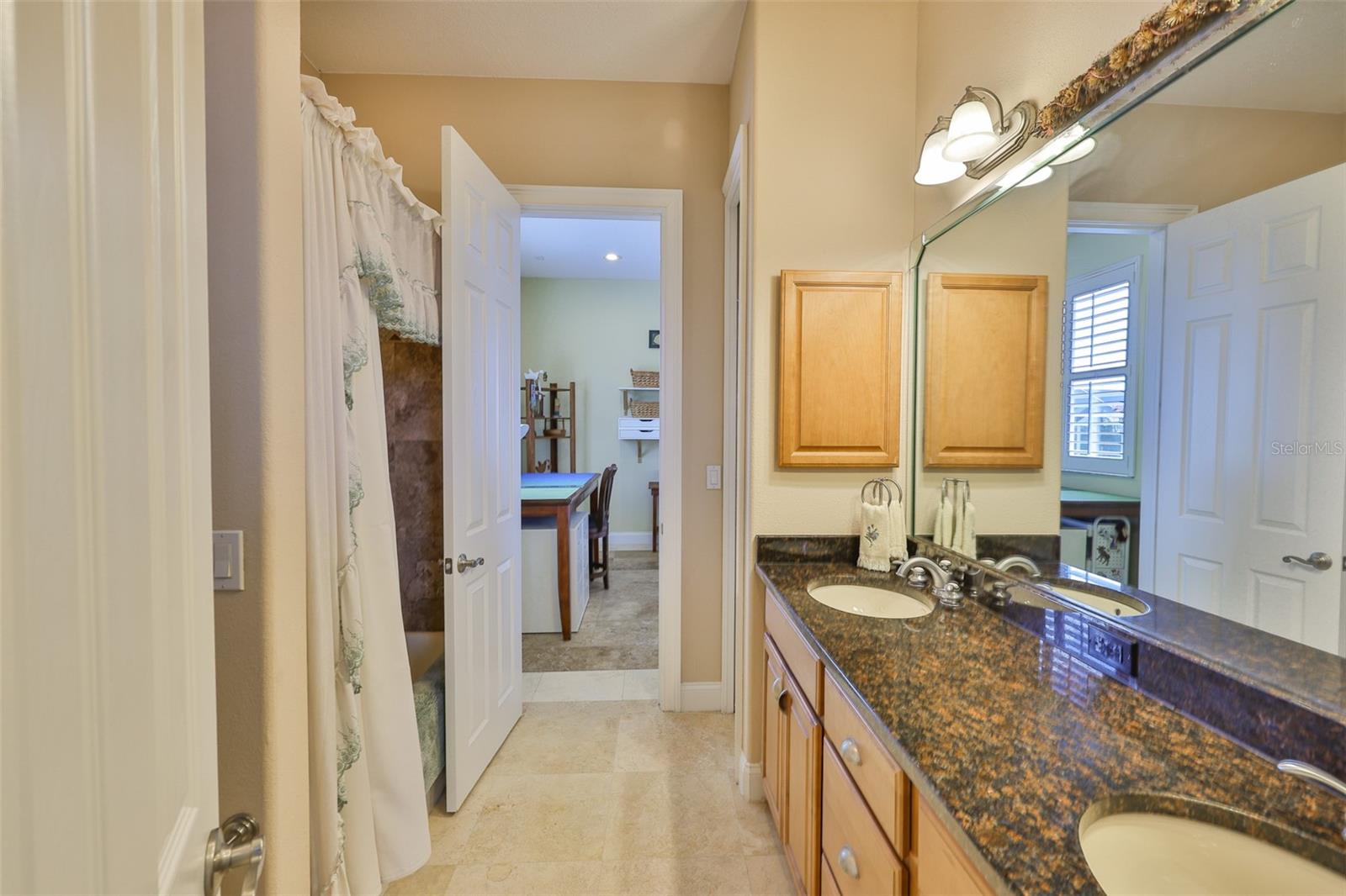 Image 40 of 77 For 920 Symphony Isles Boulevard