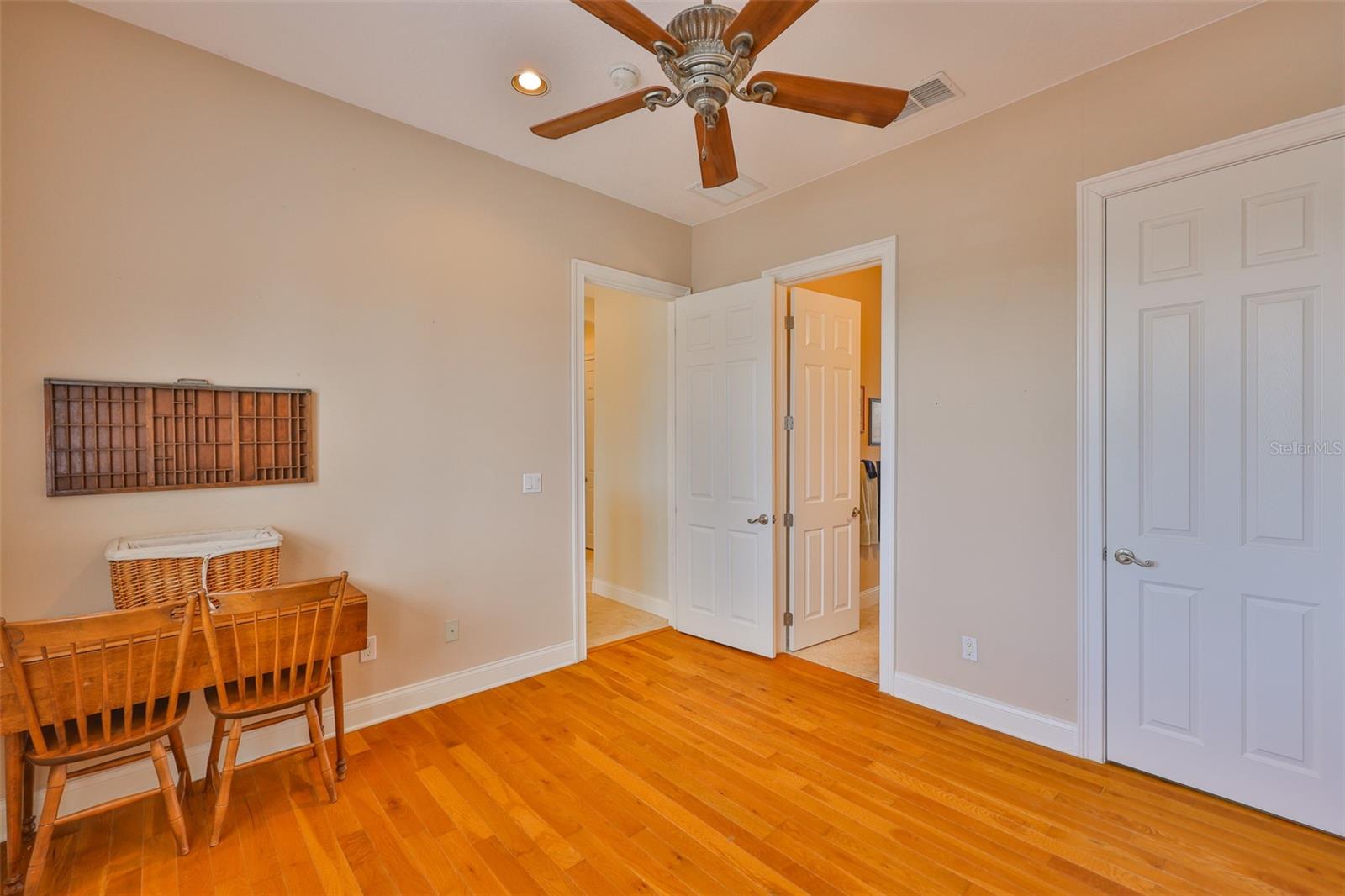Image 42 of 77 For 920 Symphony Isles Boulevard