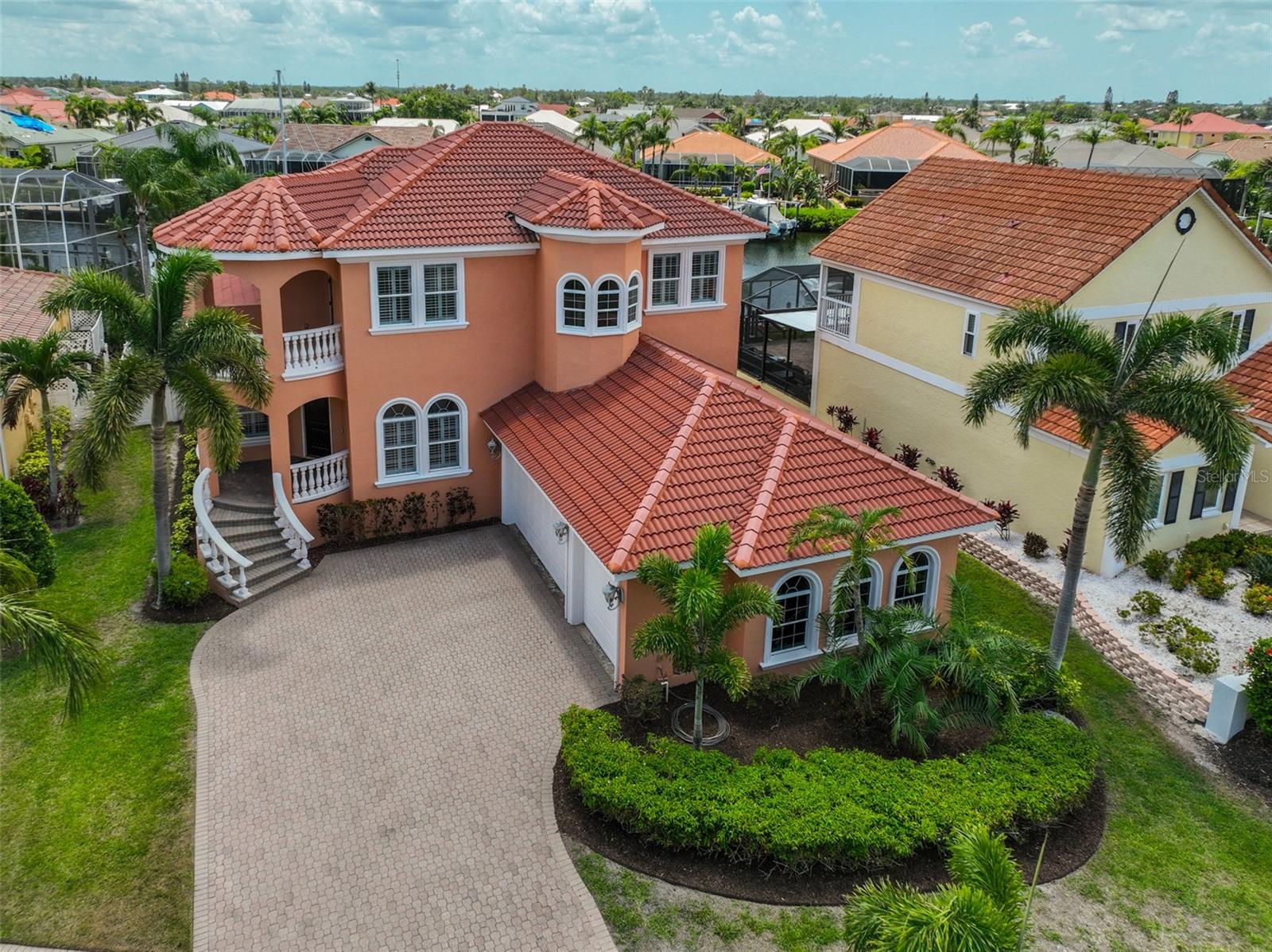 Image 5 of 77 For 920 Symphony Isles Boulevard