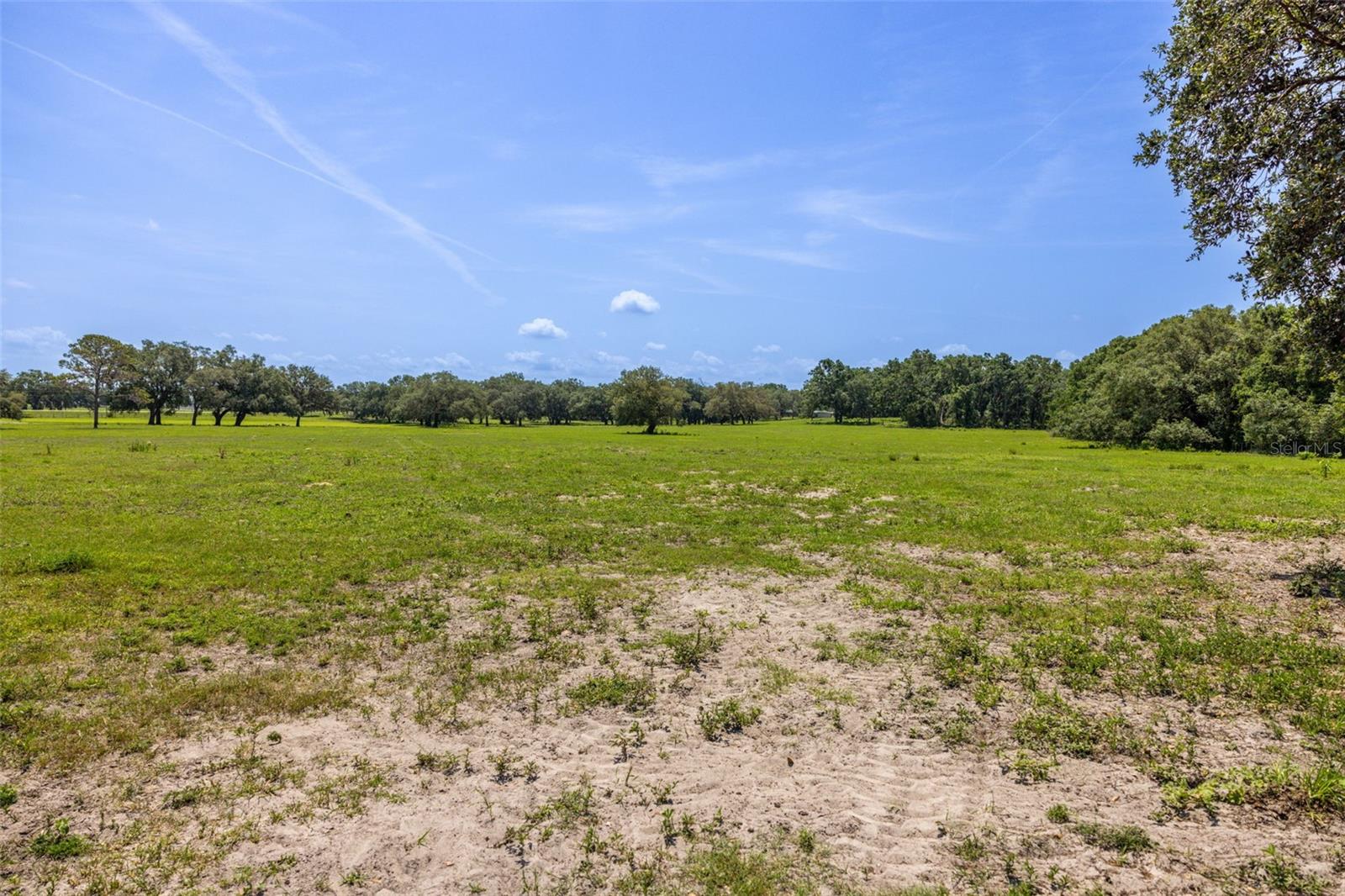 Listing photo id 68 for 21455 Us Hwy 98
