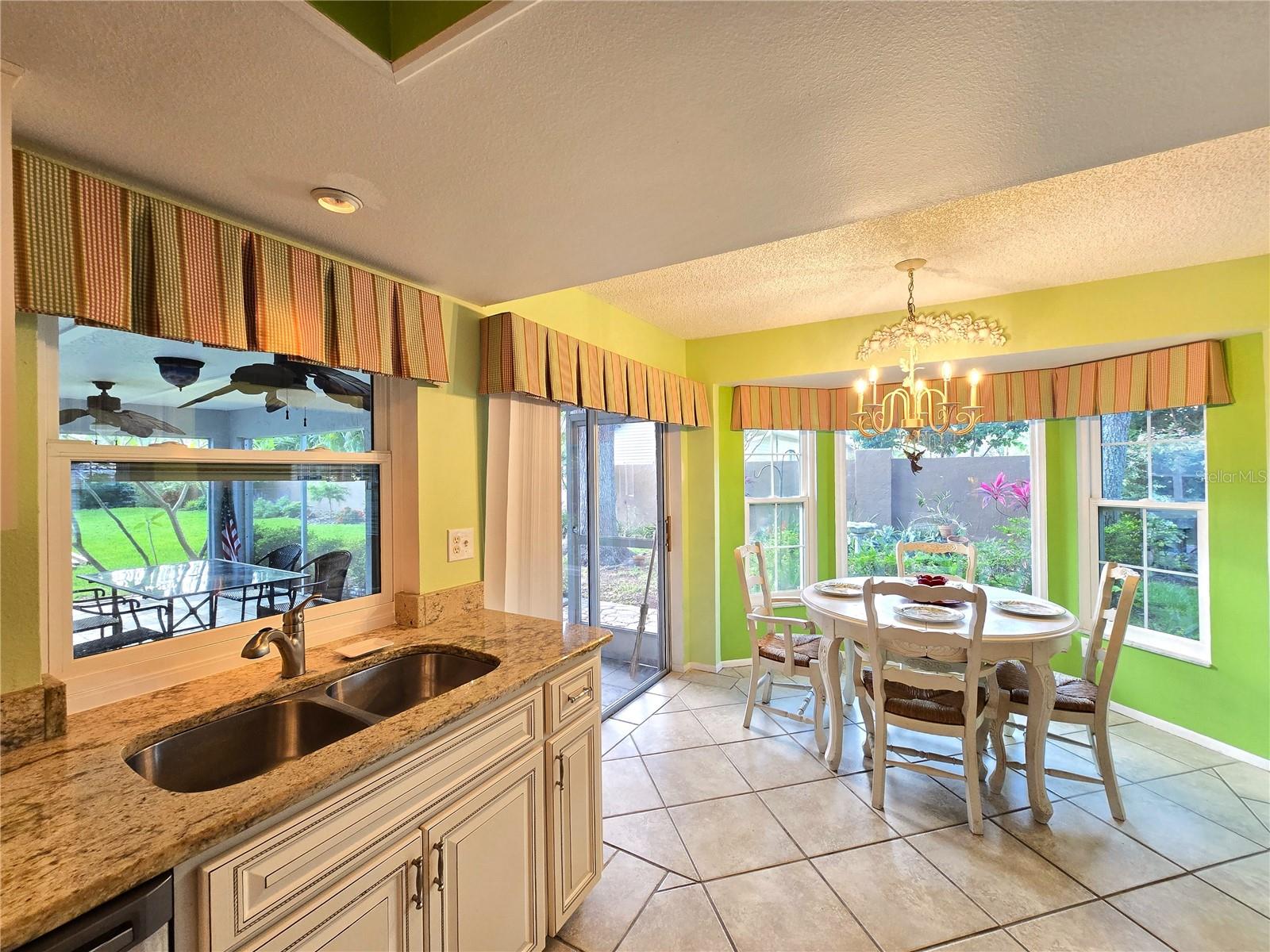 Listing photo id 8 for 3509 Oak Lake Drive