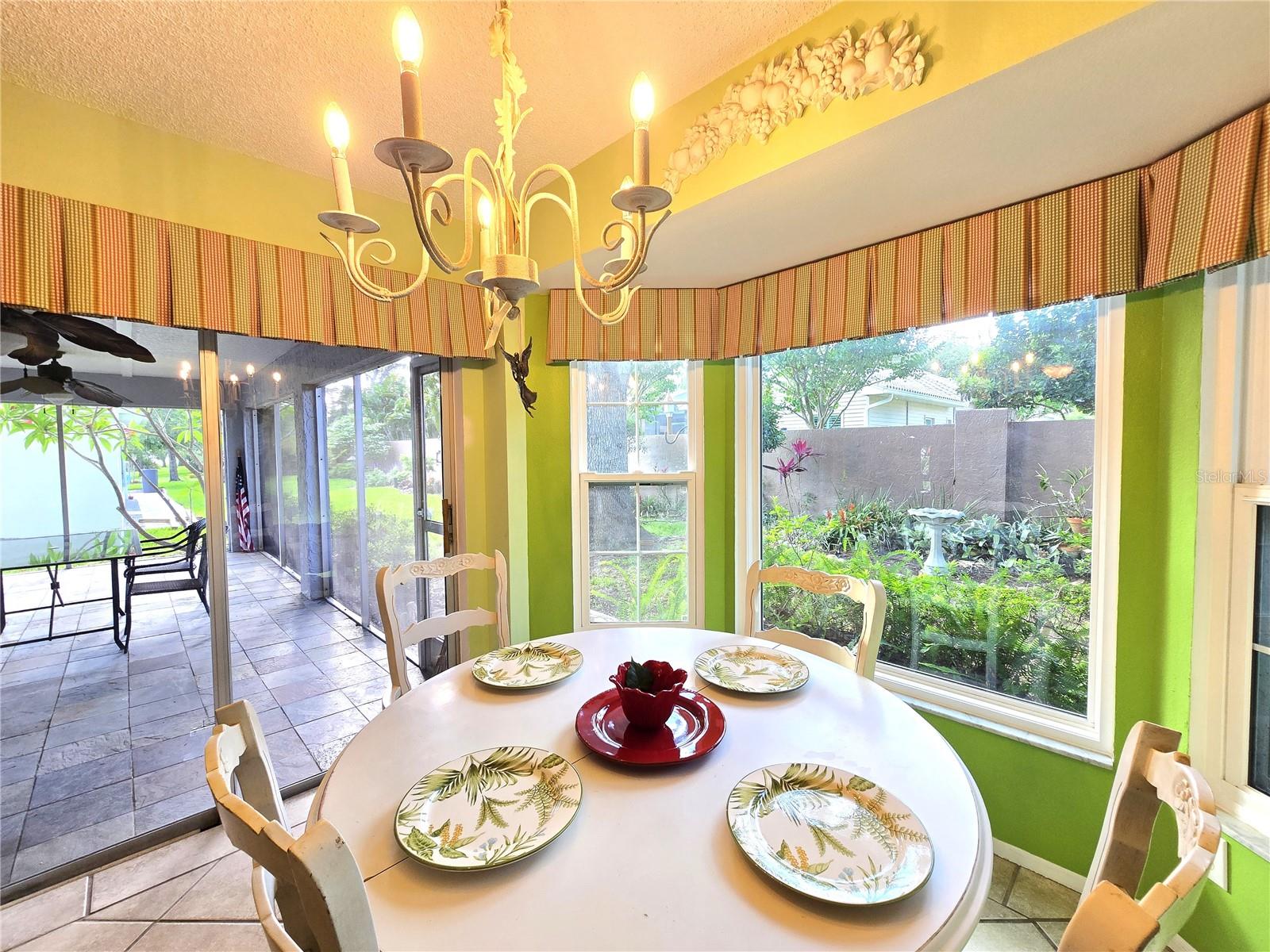 Listing photo id 10 for 3509 Oak Lake Drive
