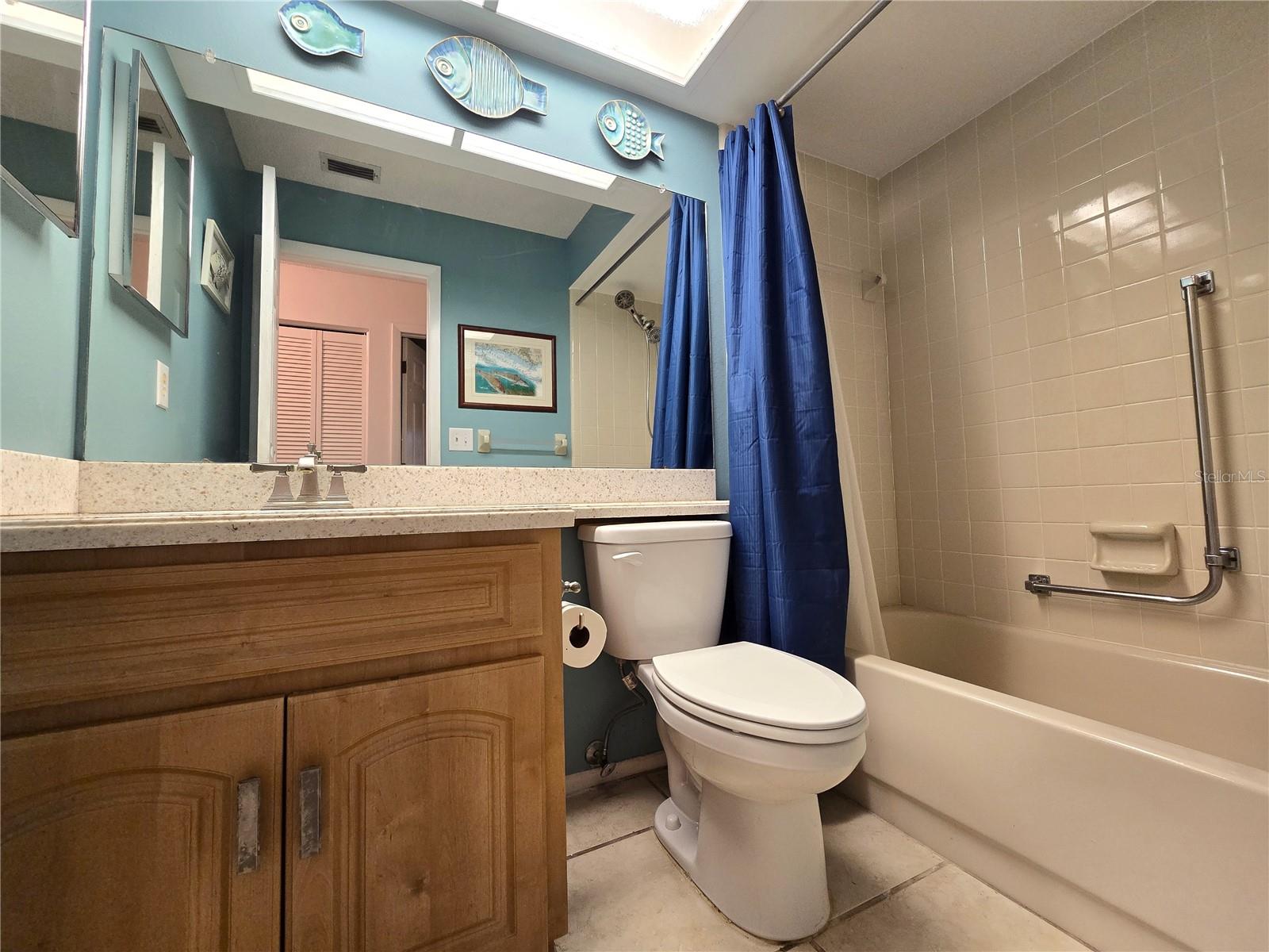 Listing photo id 18 for 3509 Oak Lake Drive