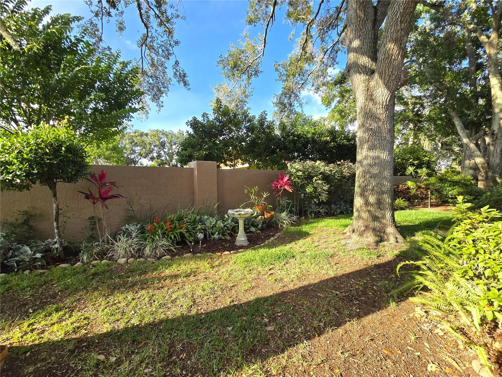 Listing photo id 23 for 3509 Oak Lake Drive