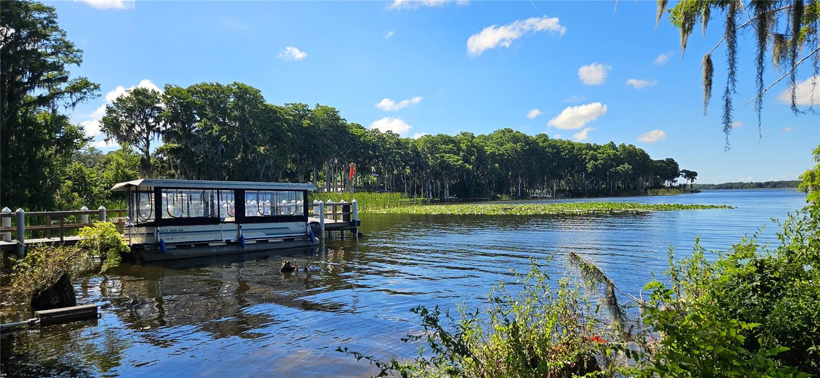 Listing photo id 33 for 3509 Oak Lake Drive