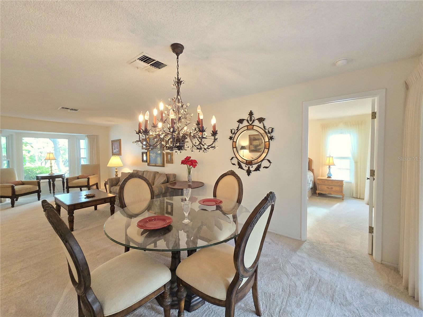 Listing photo id 5 for 3509 Oak Lake Drive