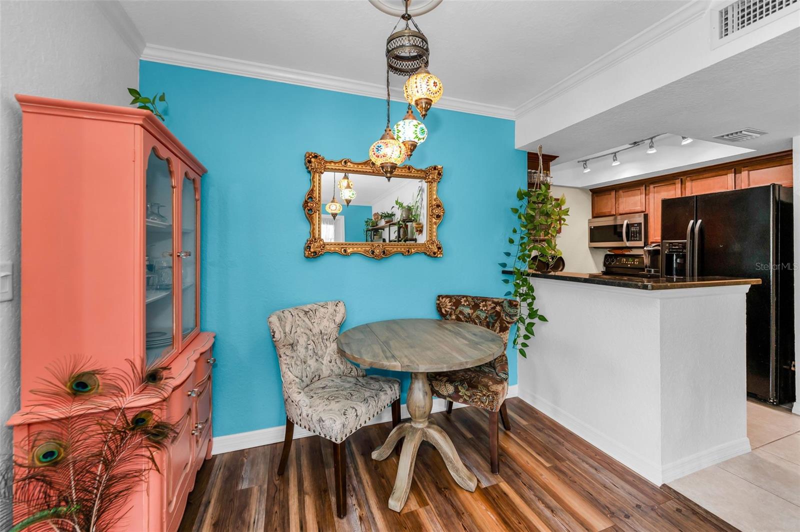 Image 10 of 54 For 704 Lyndhurst Street 624