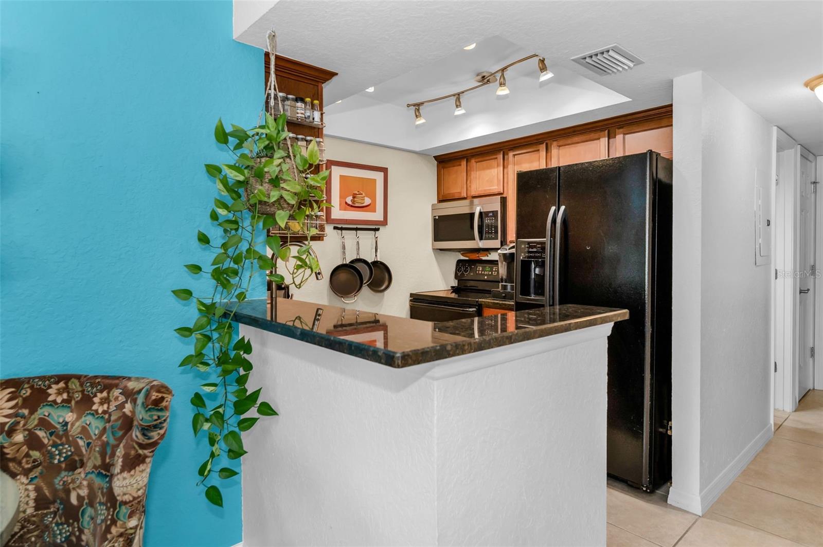 Image 13 of 54 For 704 Lyndhurst Street 624