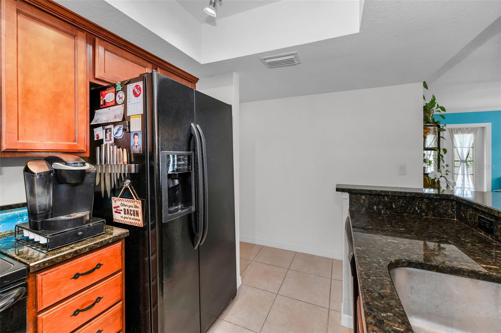 Image 18 of 54 For 704 Lyndhurst Street 624