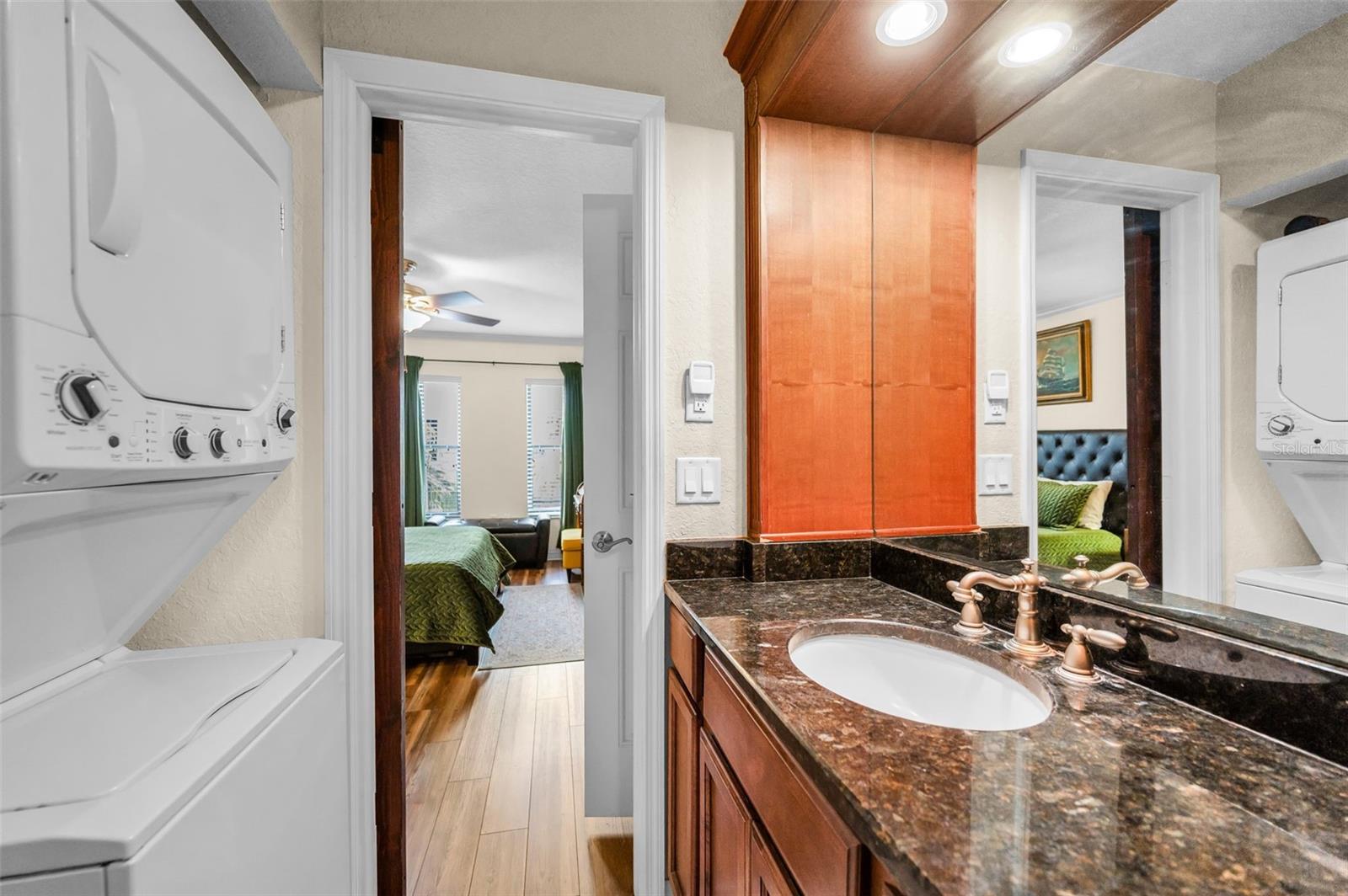 Image 24 of 54 For 704 Lyndhurst Street 624