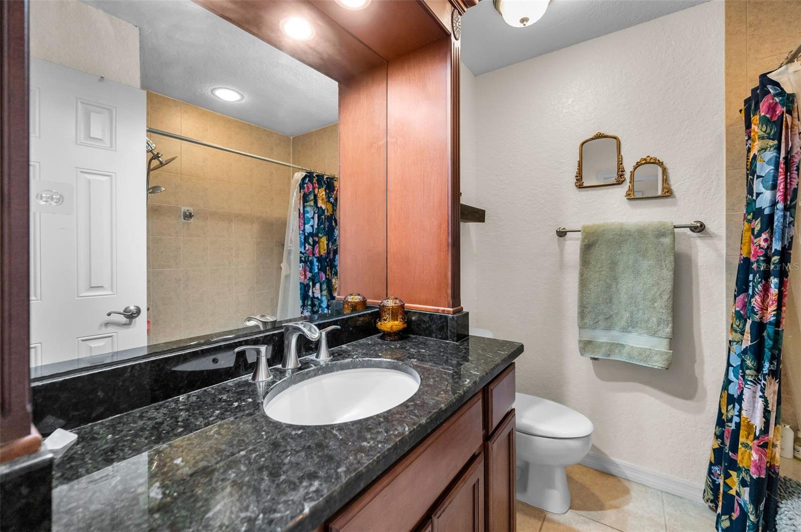 Image 27 of 54 For 704 Lyndhurst Street 624