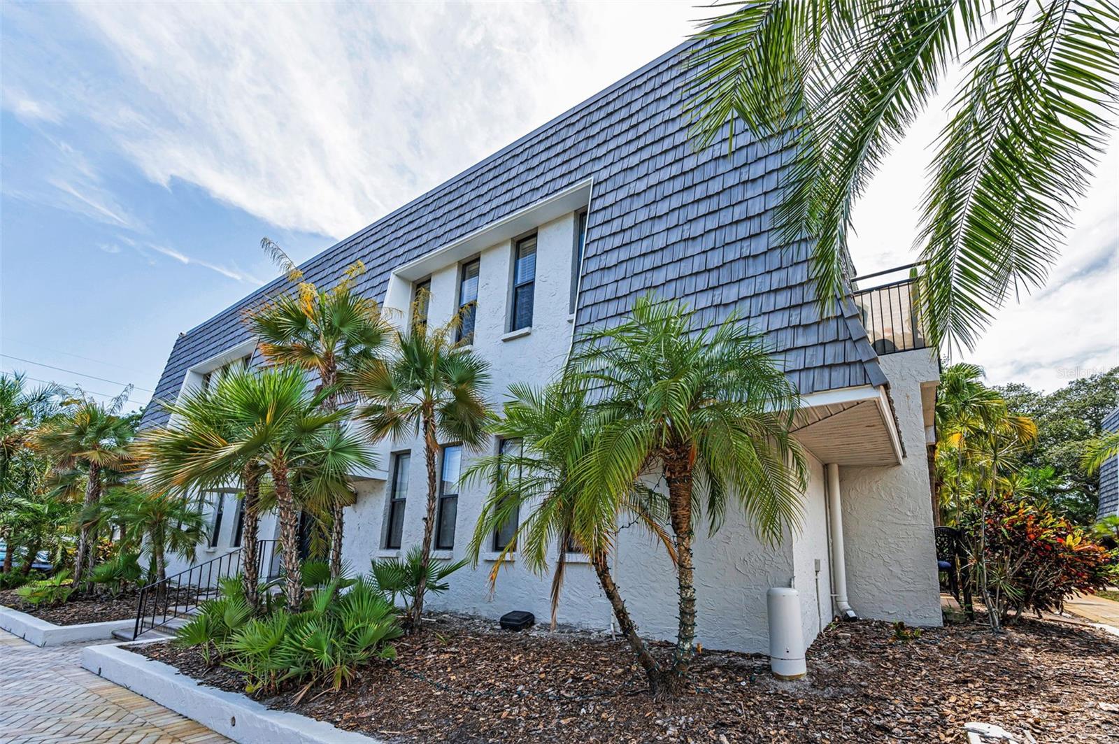 Image 3 of 54 For 704 Lyndhurst Street 624