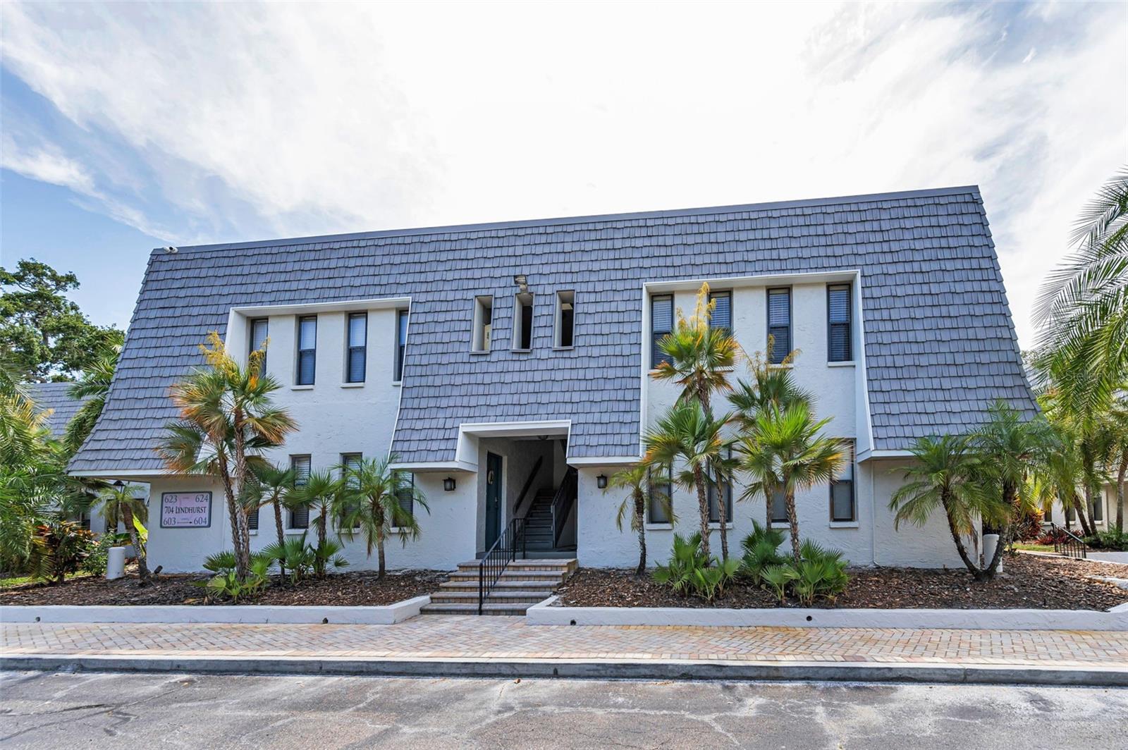 Image 40 of 54 For 704 Lyndhurst Street 624