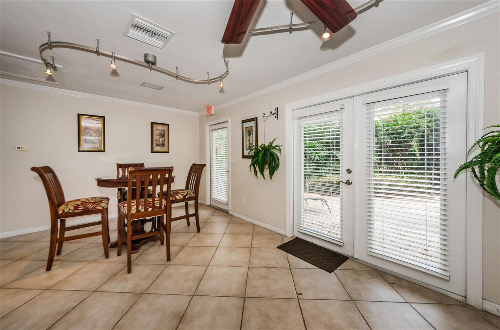 Image 44 of 54 For 704 Lyndhurst Street 624