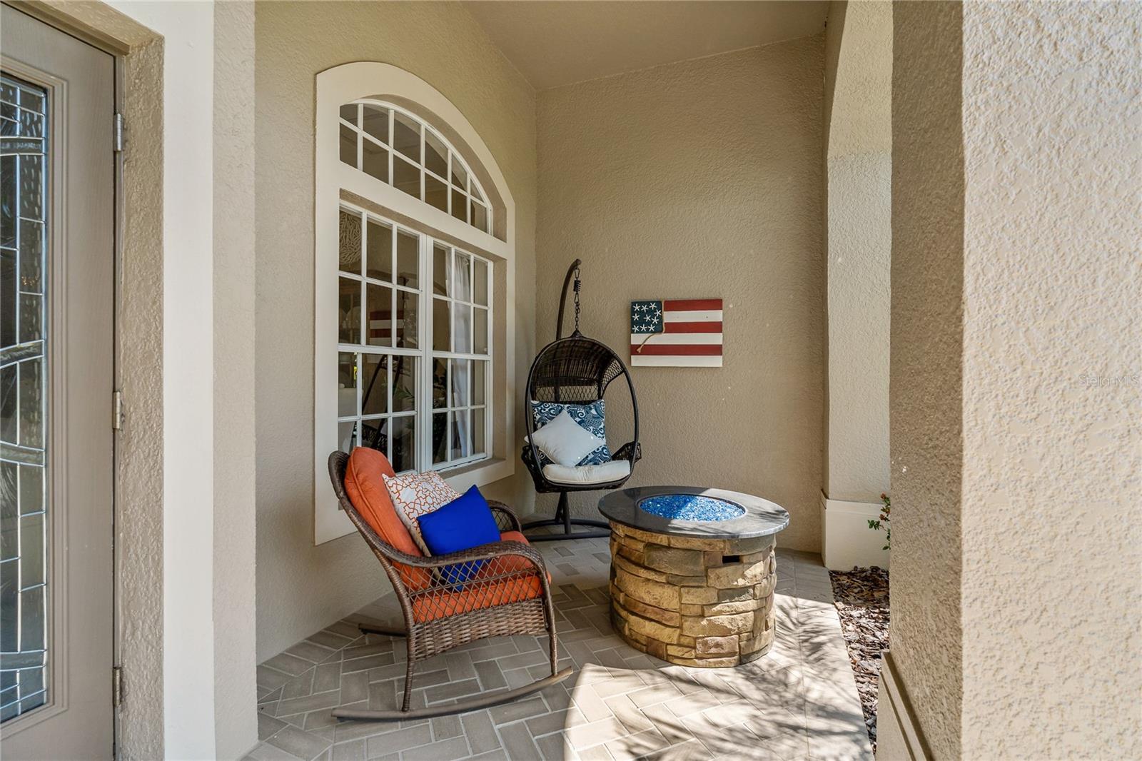 Listing photo id 15 for 4530 Roanoak Way