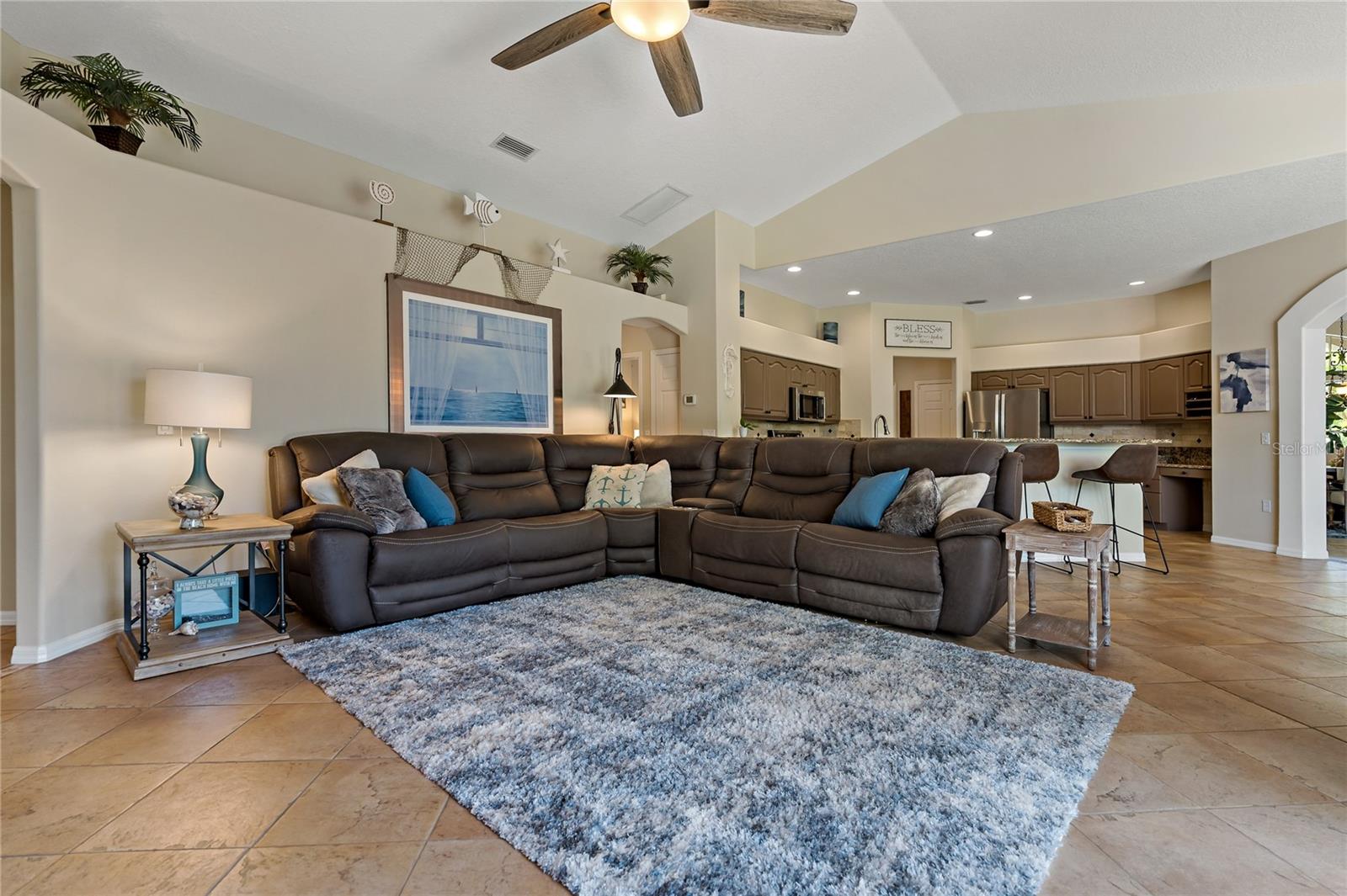 Listing photo id 29 for 4530 Roanoak Way