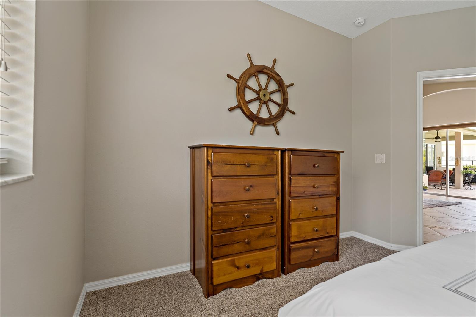 Listing photo id 48 for 4530 Roanoak Way