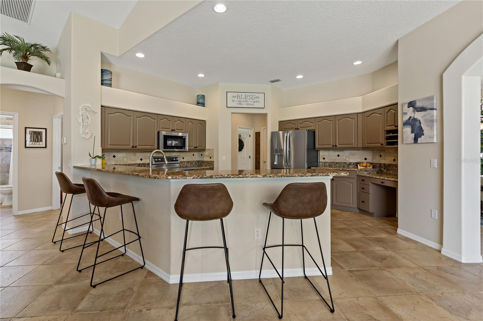 Listing photo id 53 for 4530 Roanoak Way