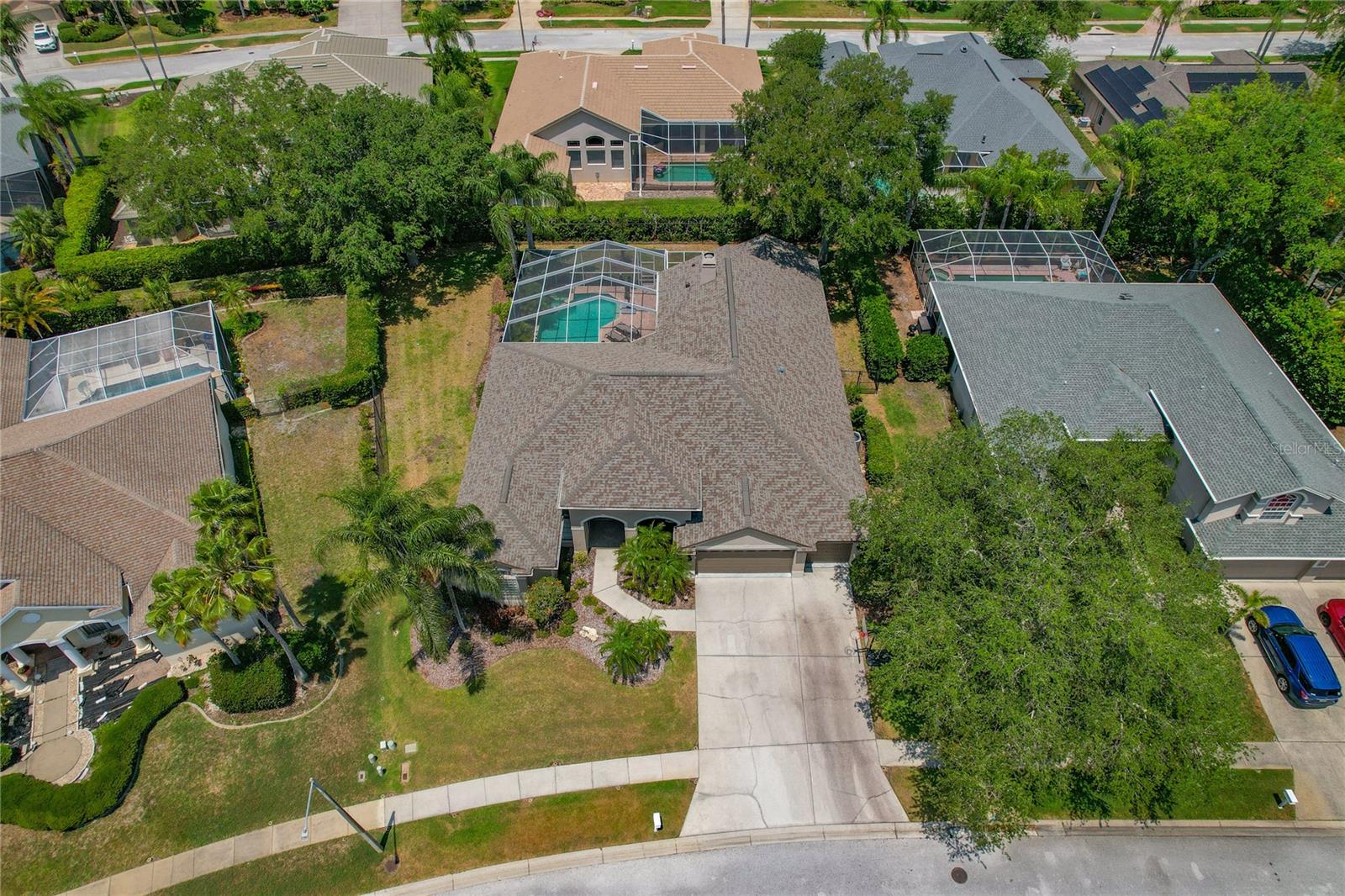 Listing photo id 7 for 4530 Roanoak Way