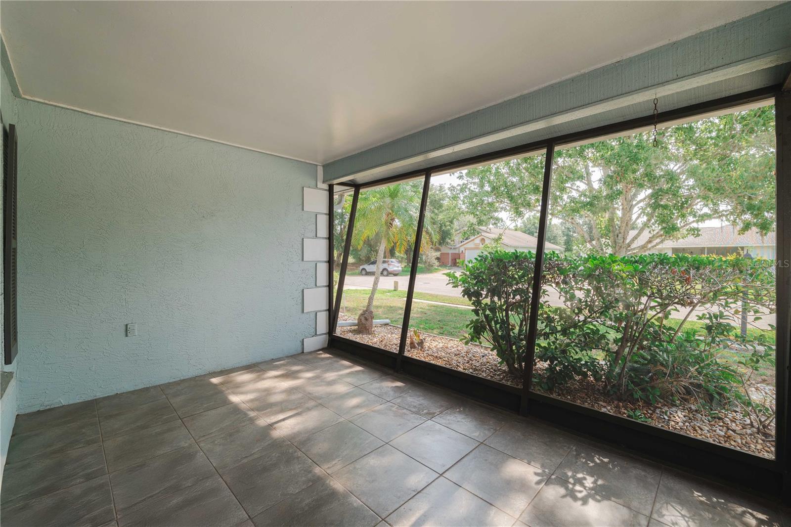 Image 27 of 46 For 1949 Tampa Bay Drive