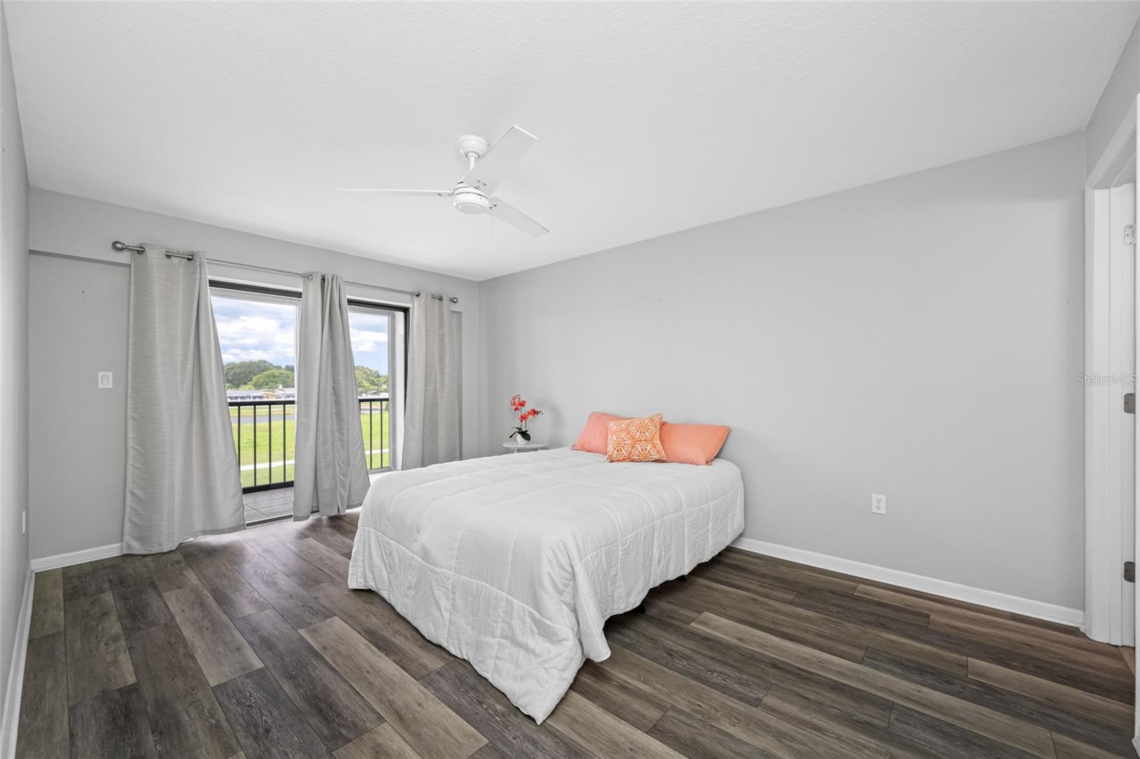 Image 17 of 40 For 9450 Harbor Greens Way 207