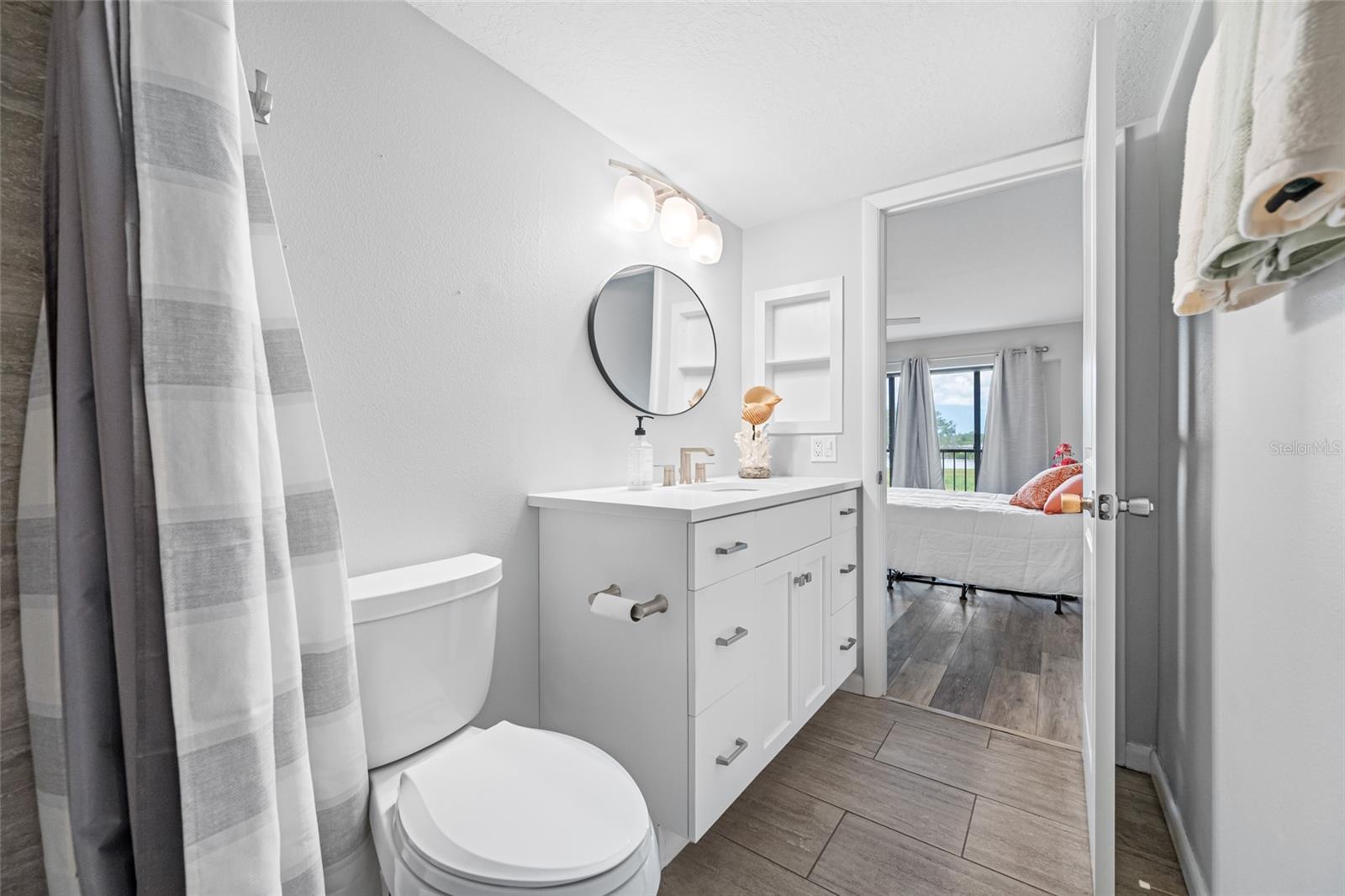 Image 21 of 40 For 9450 Harbor Greens Way 207