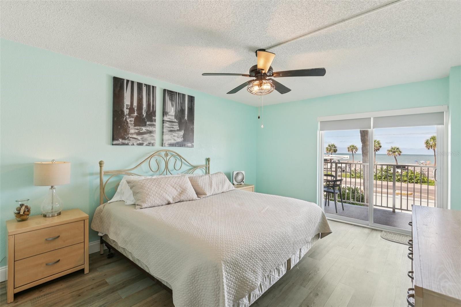 Image 16 of 25 For 14401 Gulf Boulevard 106