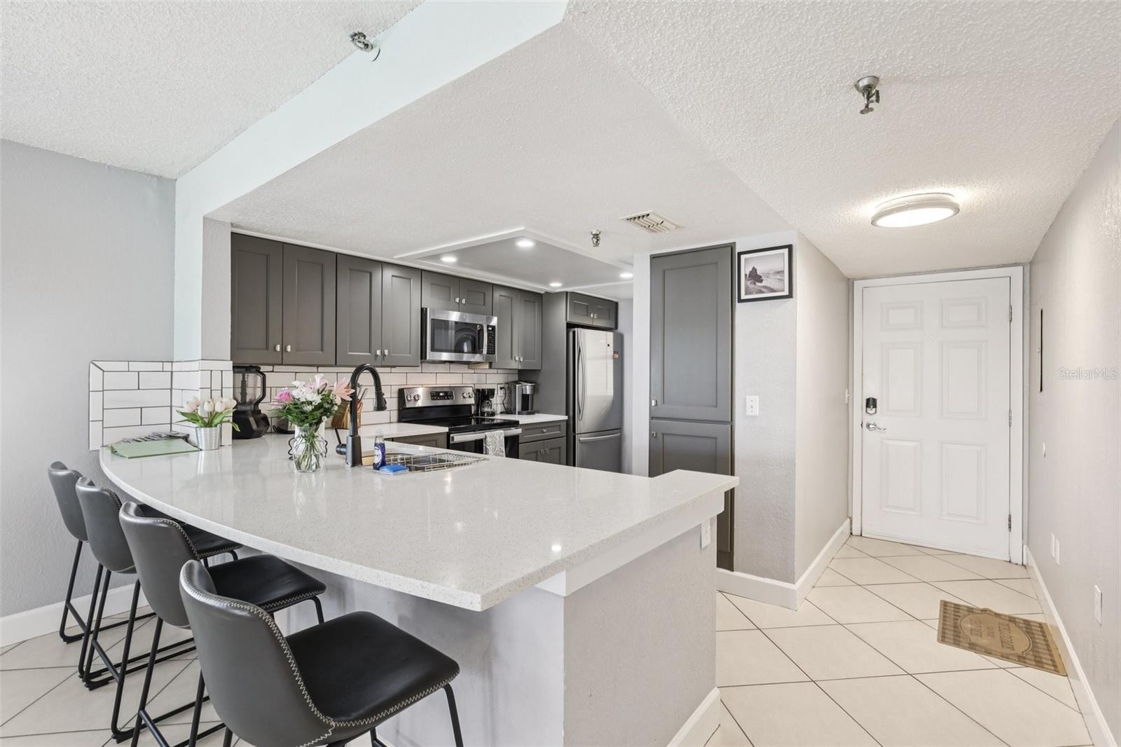 Image 7 of 25 For 14401 Gulf Boulevard 106