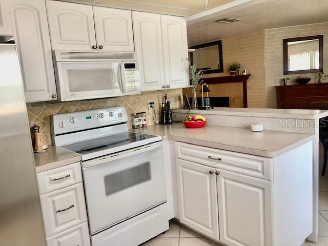 Image 7 of 28 For 14530 Apache Avenue