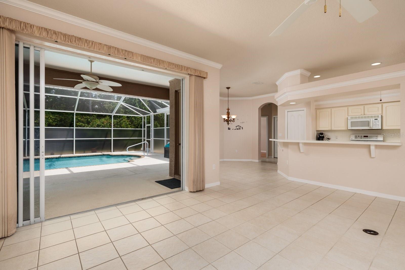 Listing photo id 9 for 16 Dahoon Court N
