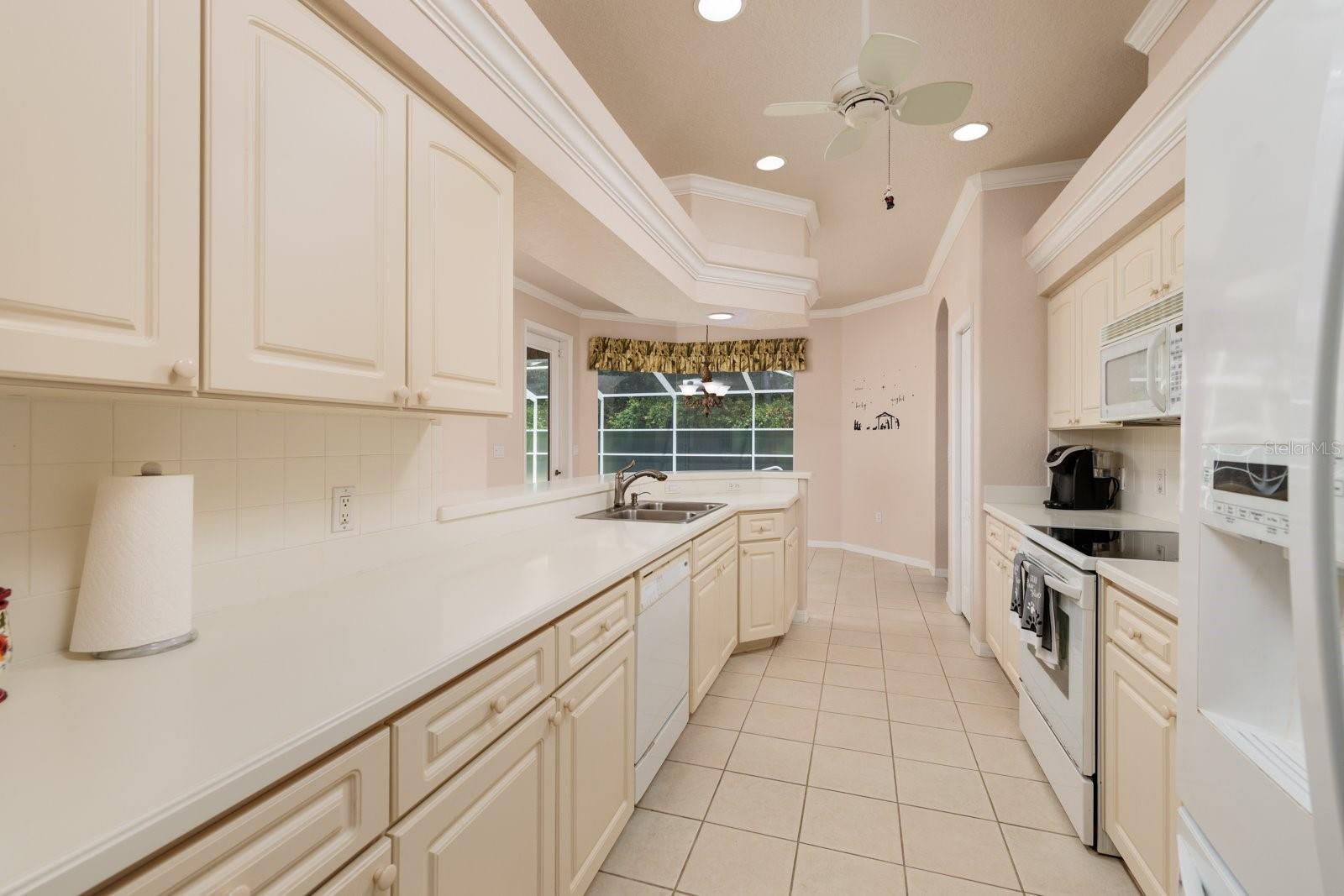 Listing photo id 10 for 16 Dahoon Court N