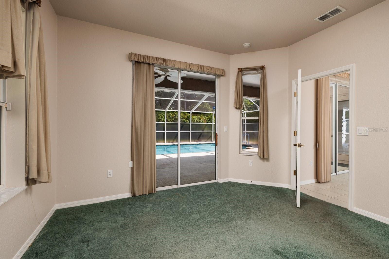 Listing photo id 14 for 16 Dahoon Court N