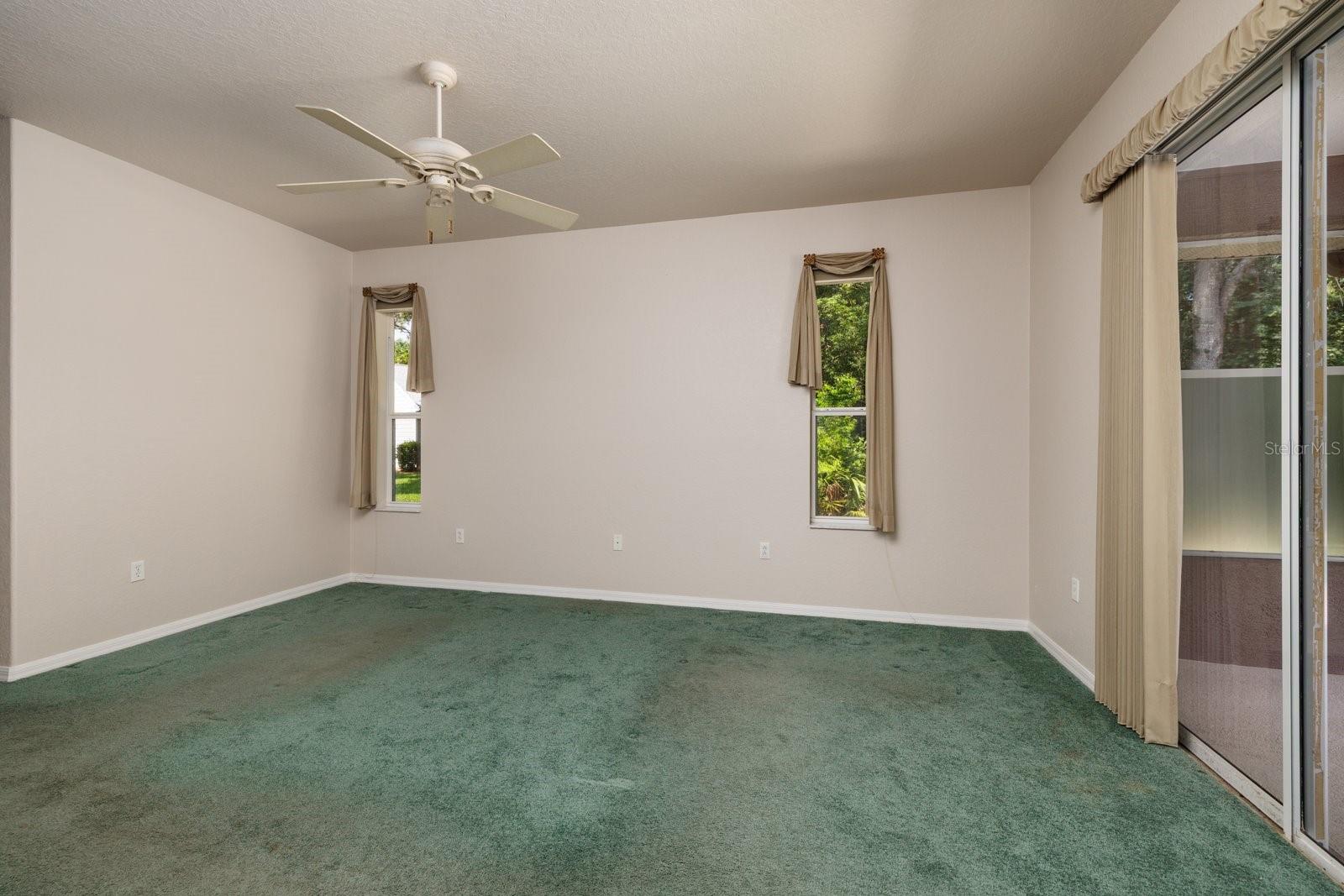 Listing photo id 15 for 16 Dahoon Court N