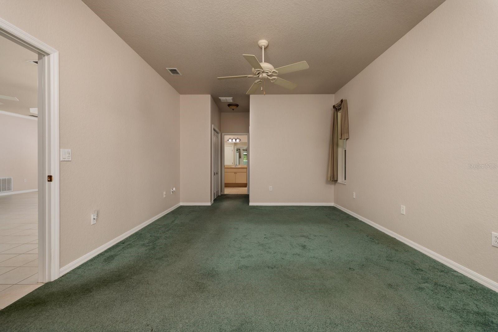 Listing photo id 16 for 16 Dahoon Court N