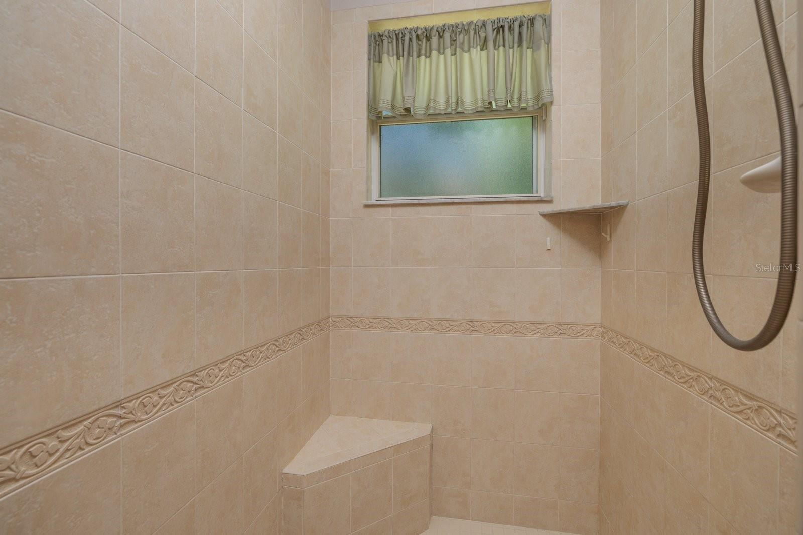 Listing photo id 17 for 16 Dahoon Court N
