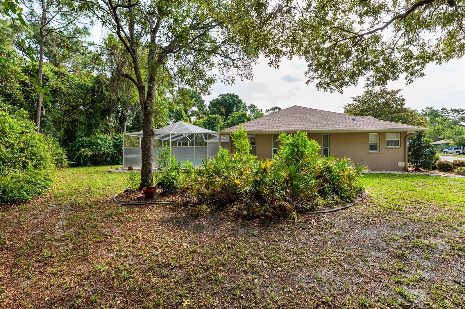 Listing photo id 50 for 16 Dahoon Court N