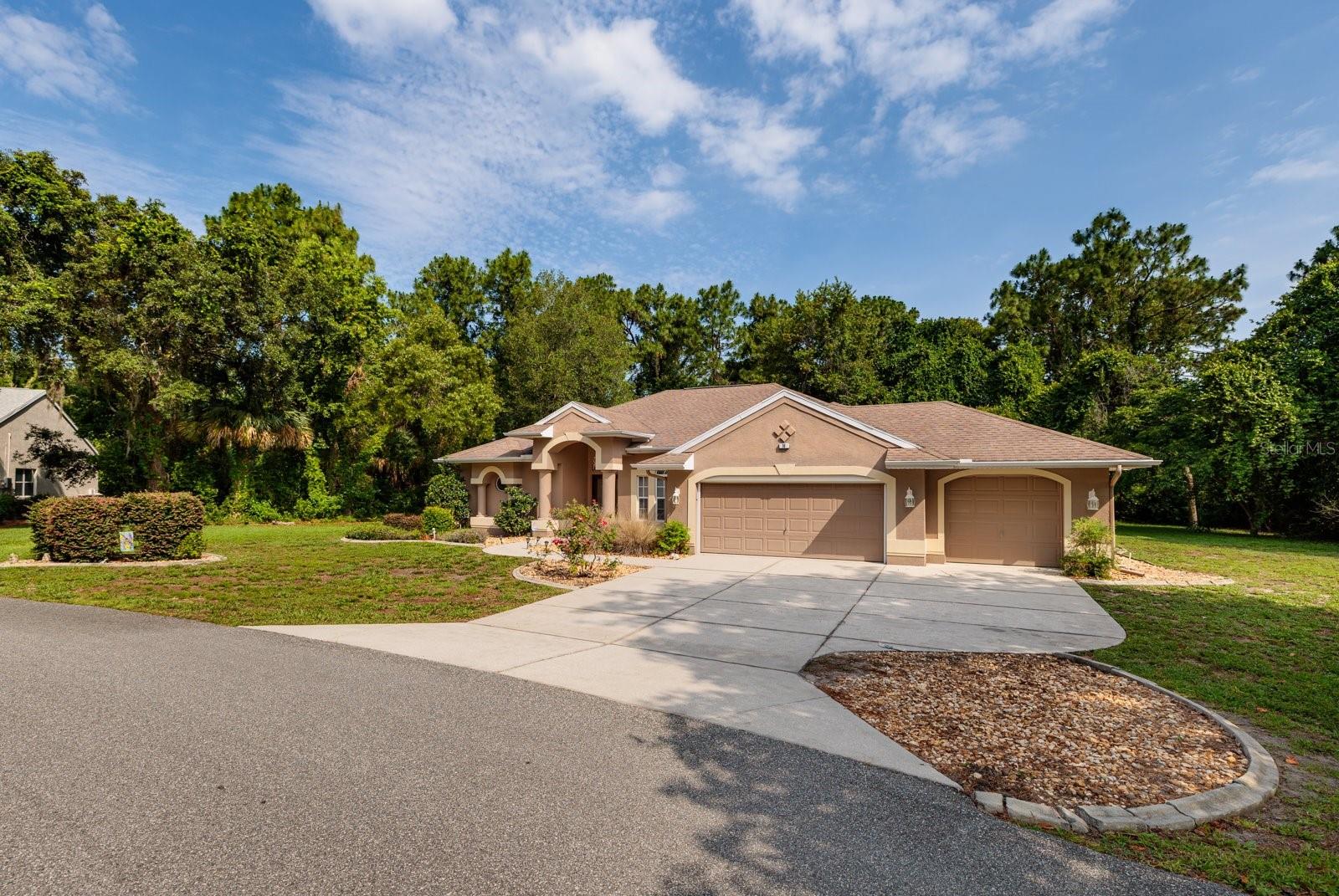 Listing photo id 52 for 16 Dahoon Court N