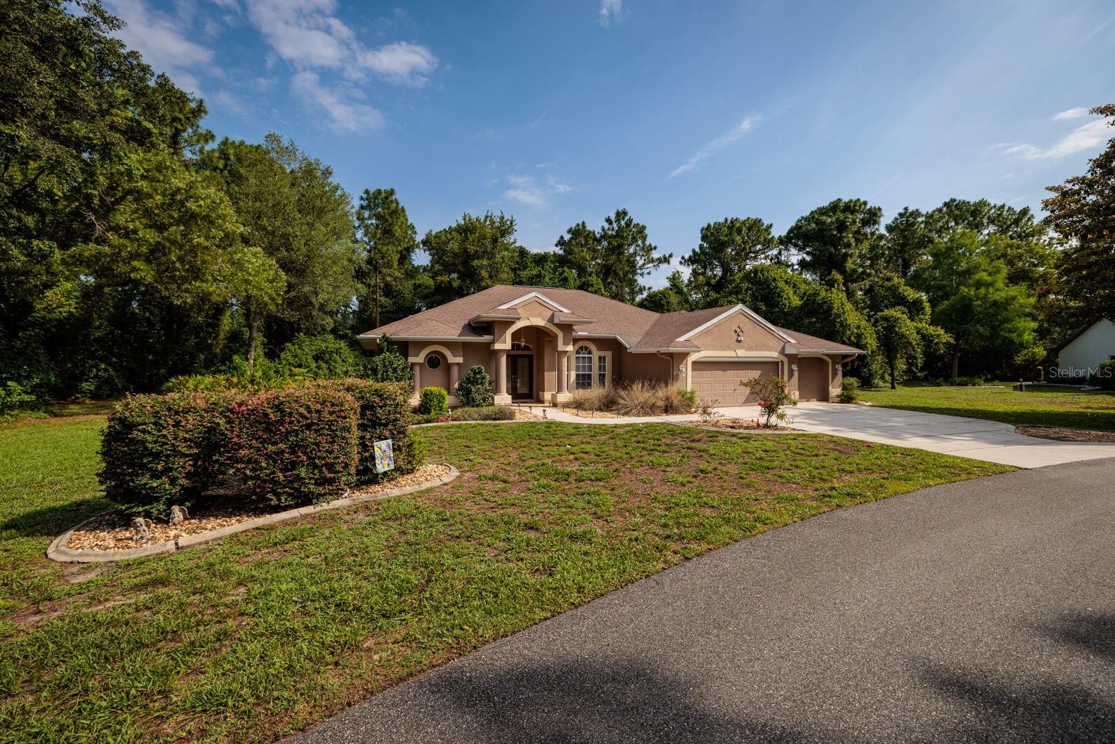Listing photo id 60 for 16 Dahoon Court N