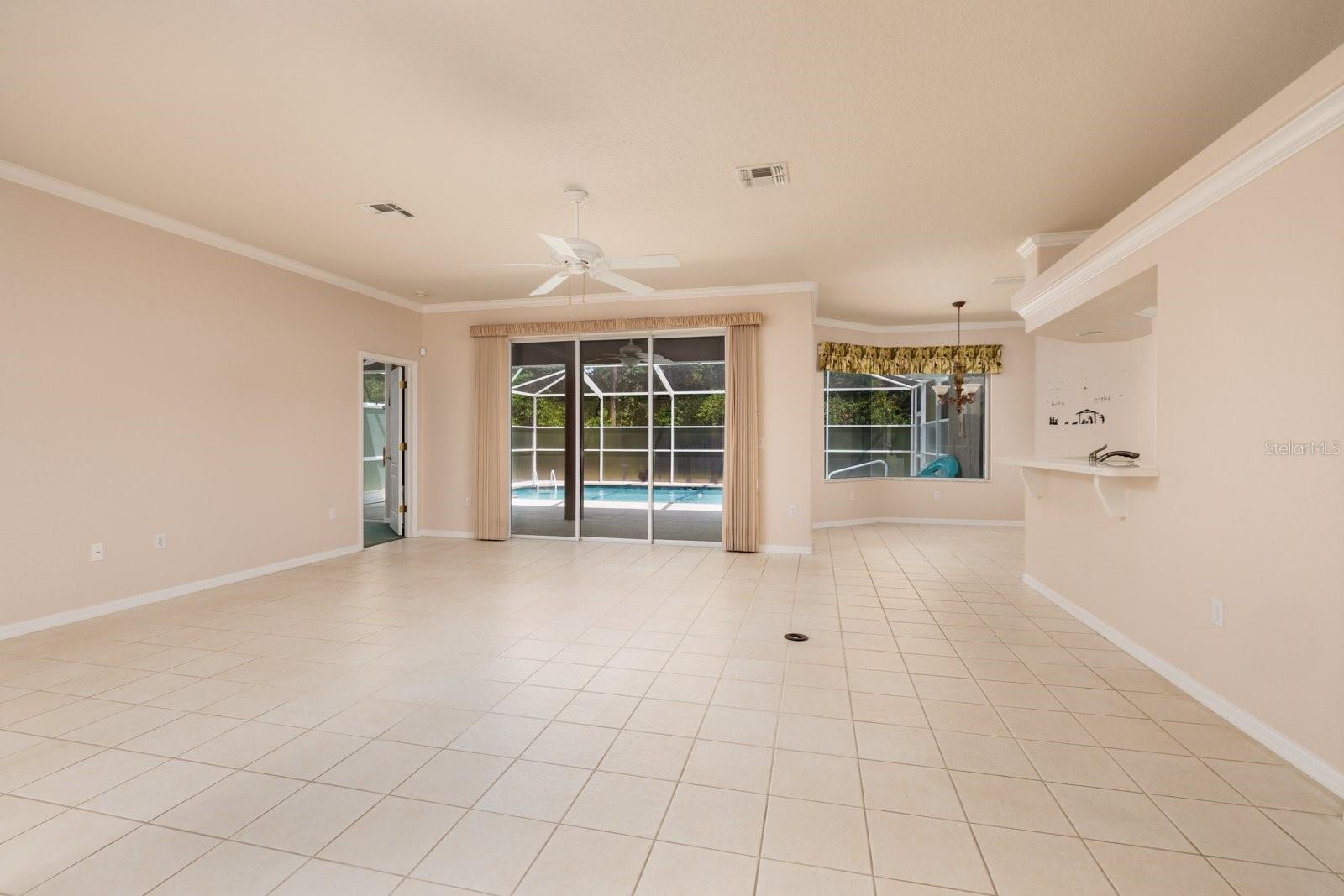 Listing photo id 7 for 16 Dahoon Court N