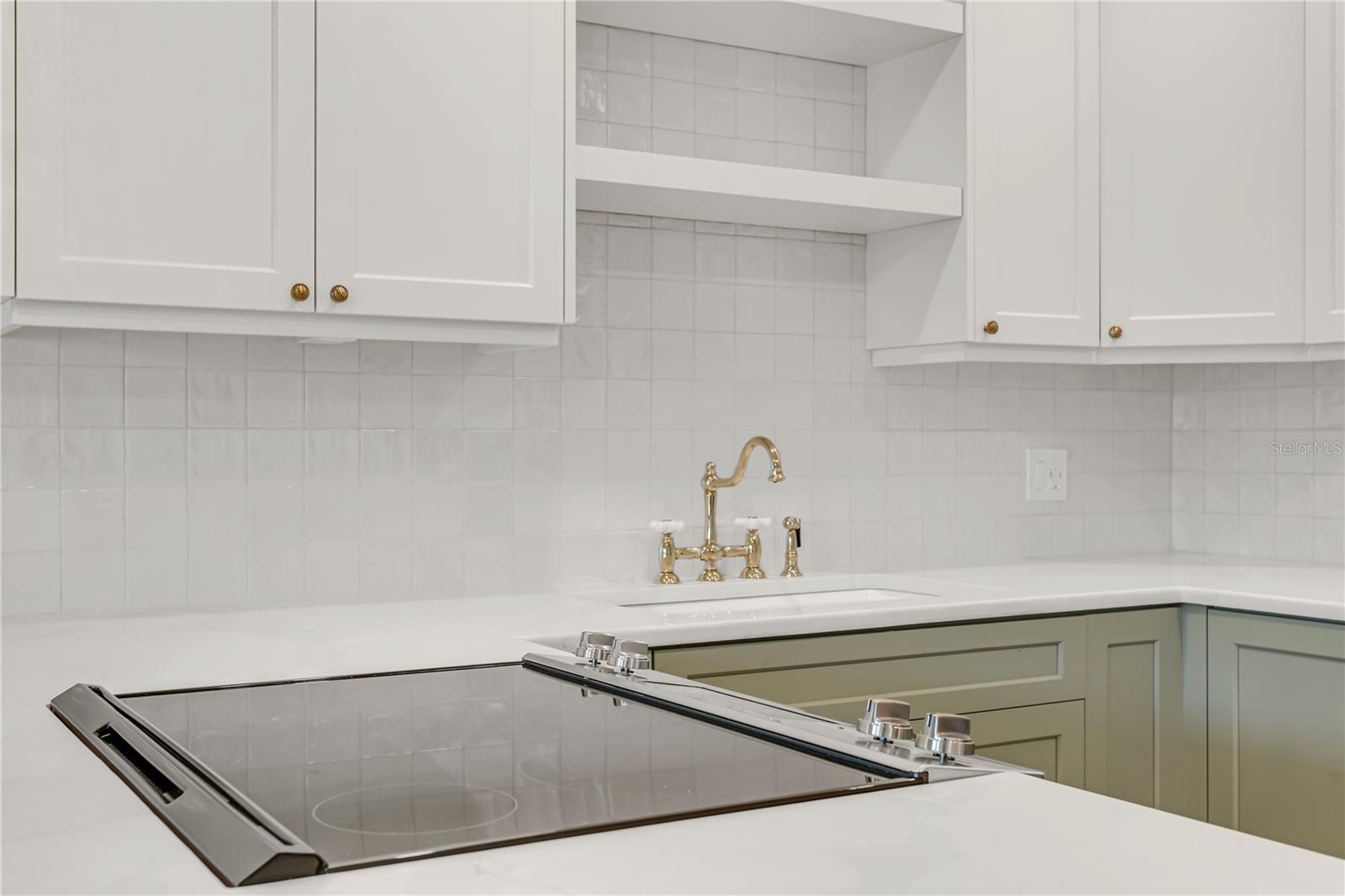 Image 16 of 25 For 216 36th Avenue N 202b