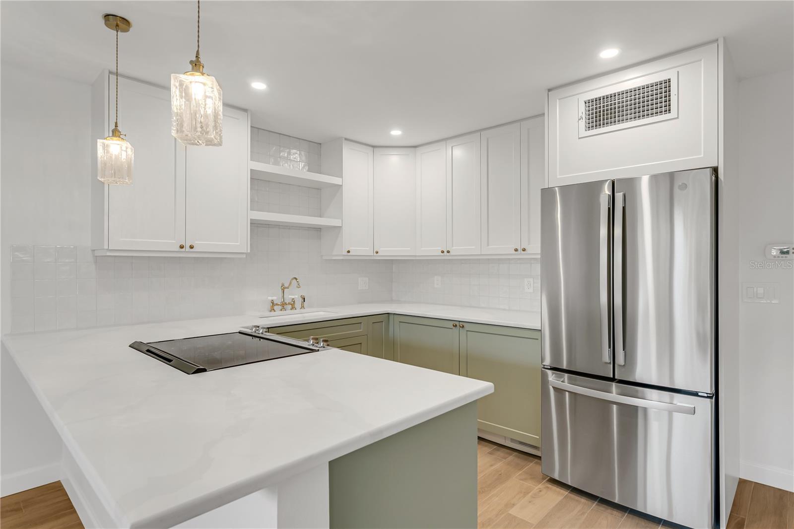 Image 17 of 25 For 216 36th Avenue N 202b