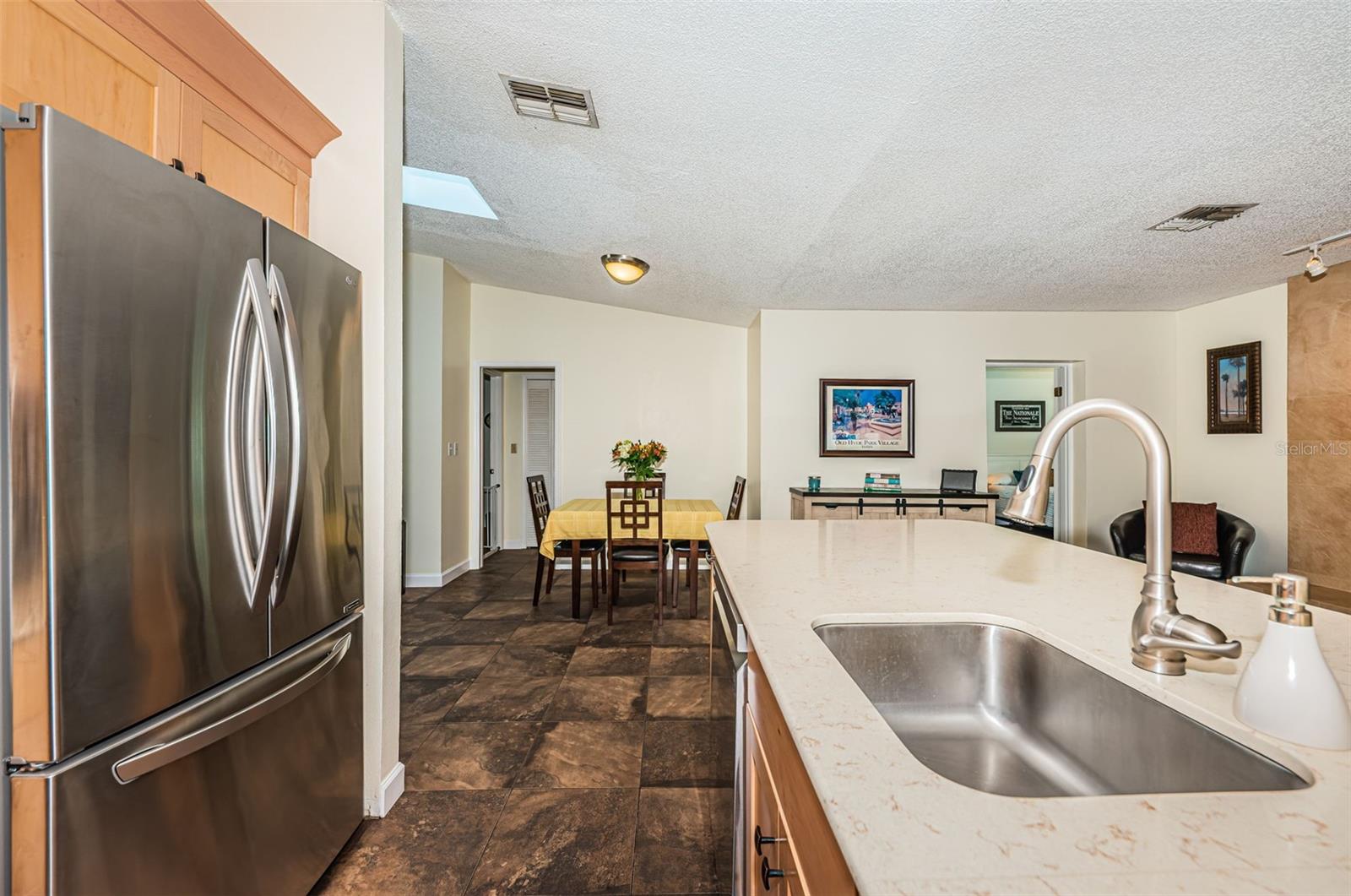 Listing photo id 14 for 12873 Cumberland Drive