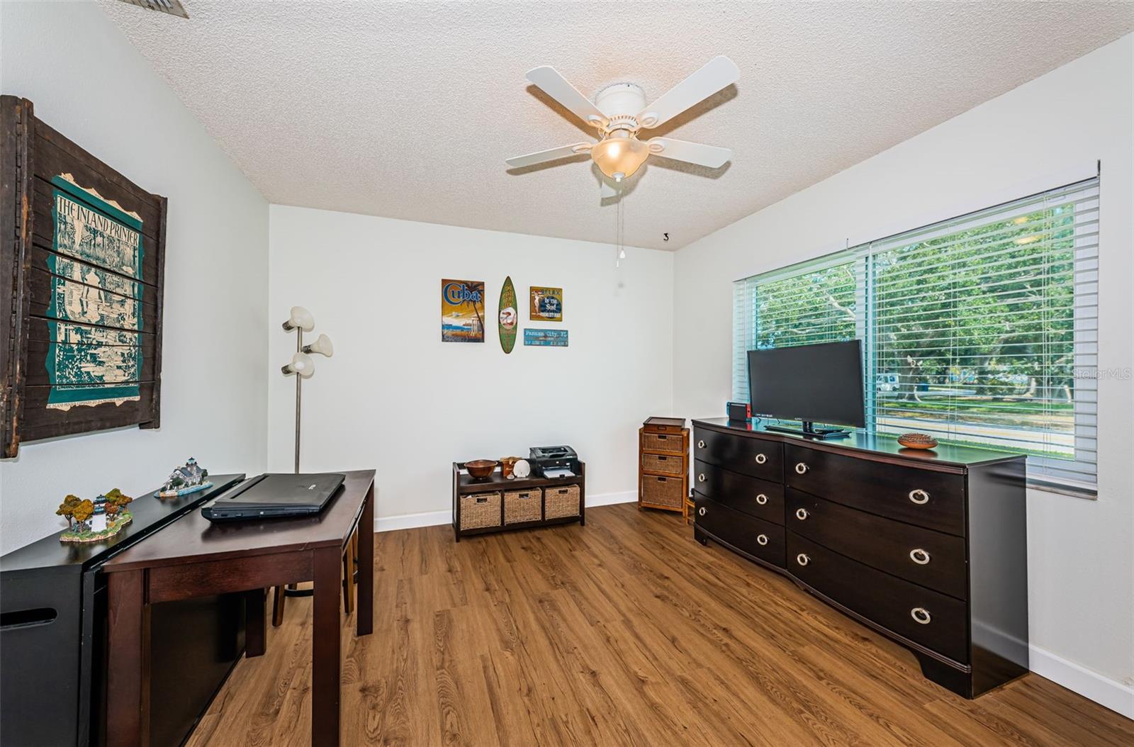 Listing photo id 24 for 12873 Cumberland Drive