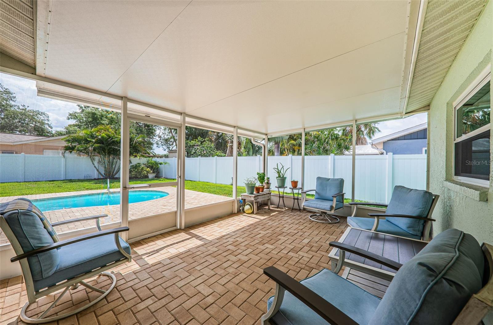 Listing photo id 30 for 12873 Cumberland Drive
