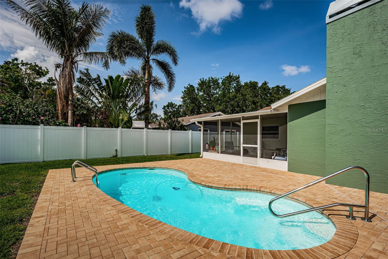 Listing photo id 33 for 12873 Cumberland Drive